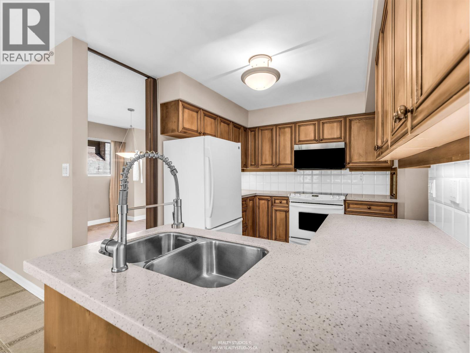 1110 Lodge Road, North Vancouver, British Columbia  V7R 1W8 - Photo 12 - R3130277