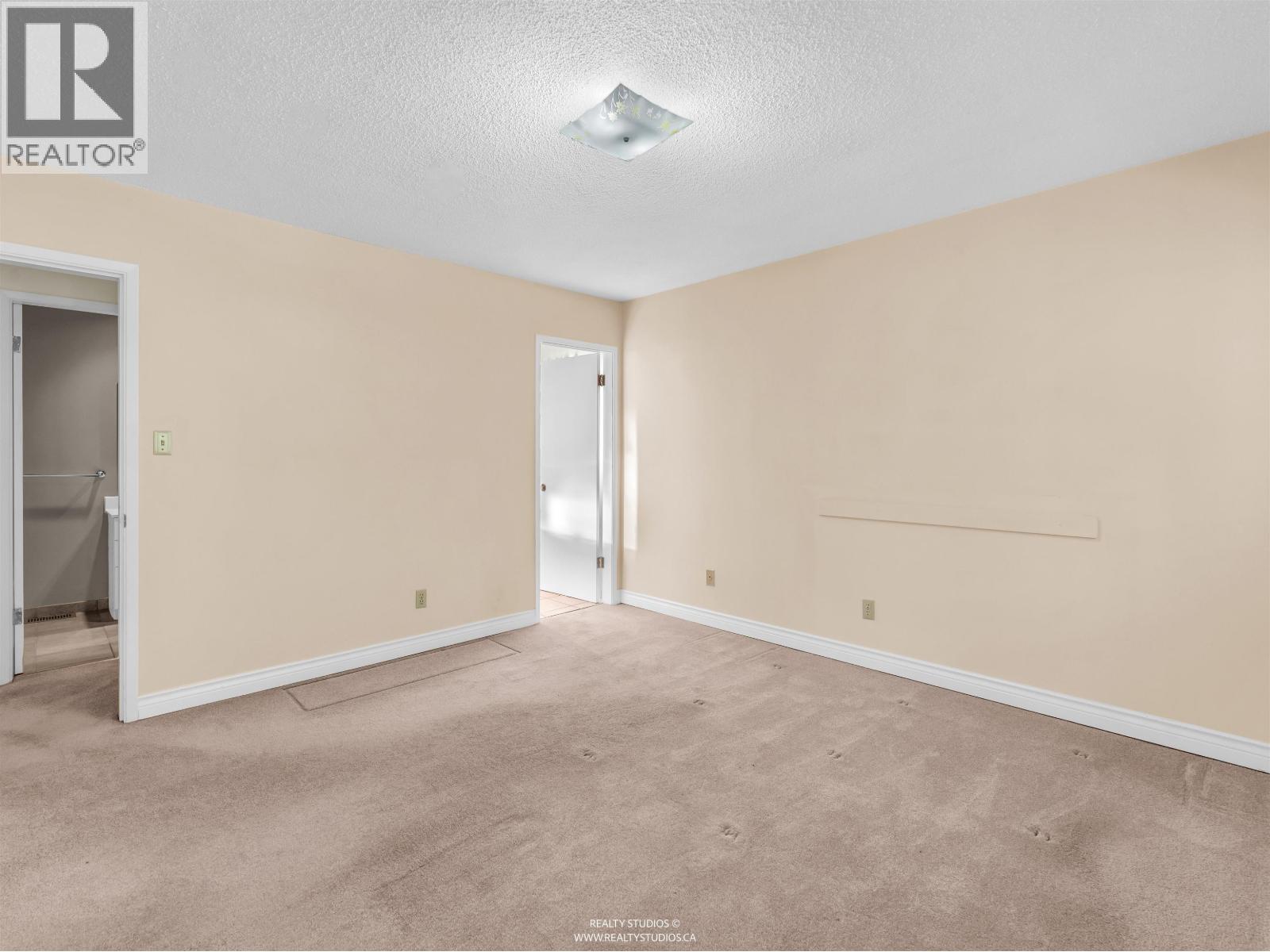 1110 Lodge Road, North Vancouver, British Columbia  V7R 1W8 - Photo 18 - R3130277