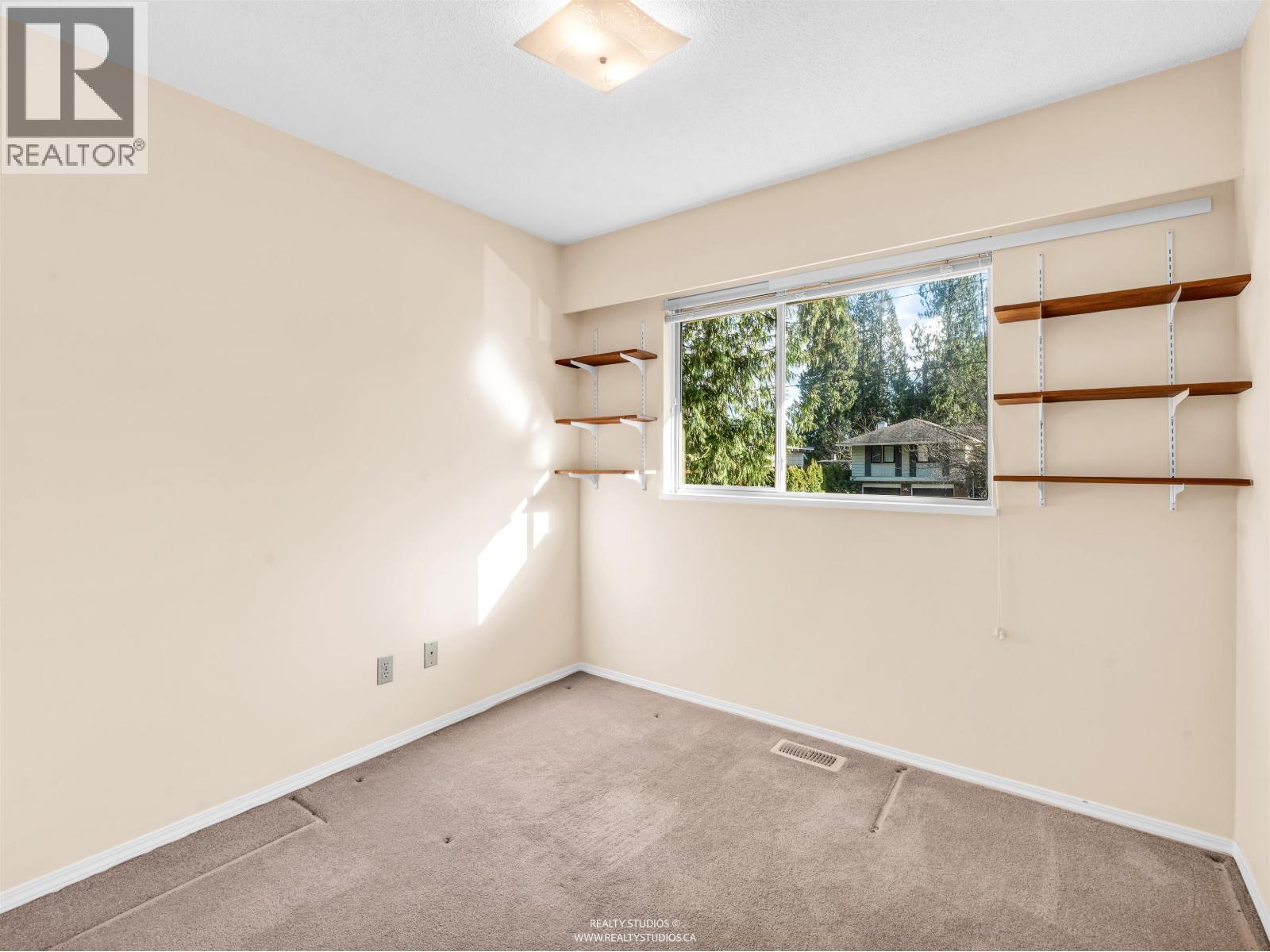 1110 Lodge Road, North Vancouver, British Columbia  V7R 1W8 - Photo 23 - R3130277