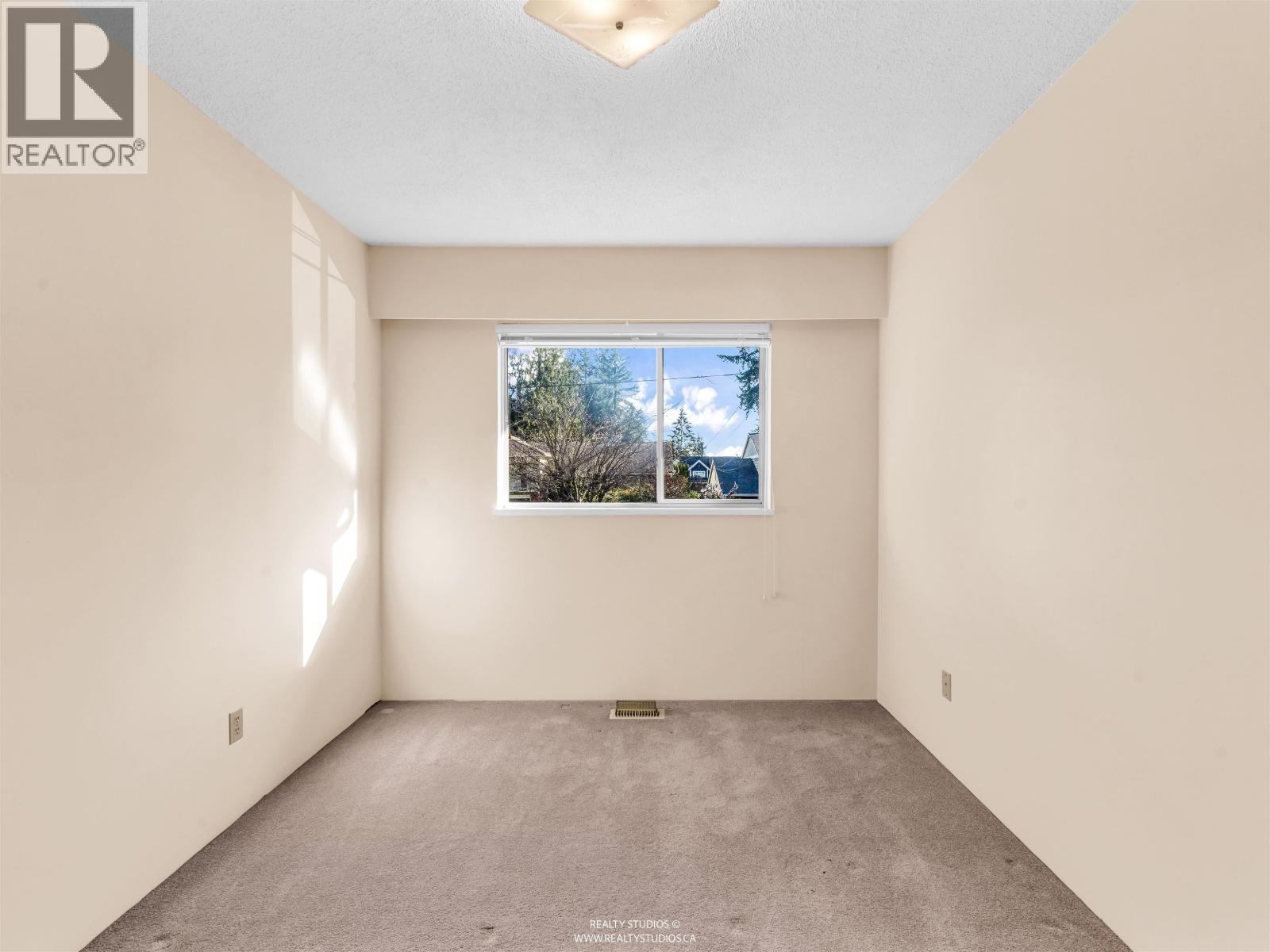 1110 Lodge Road, North Vancouver, British Columbia  V7R 1W8 - Photo 26 - R3130277