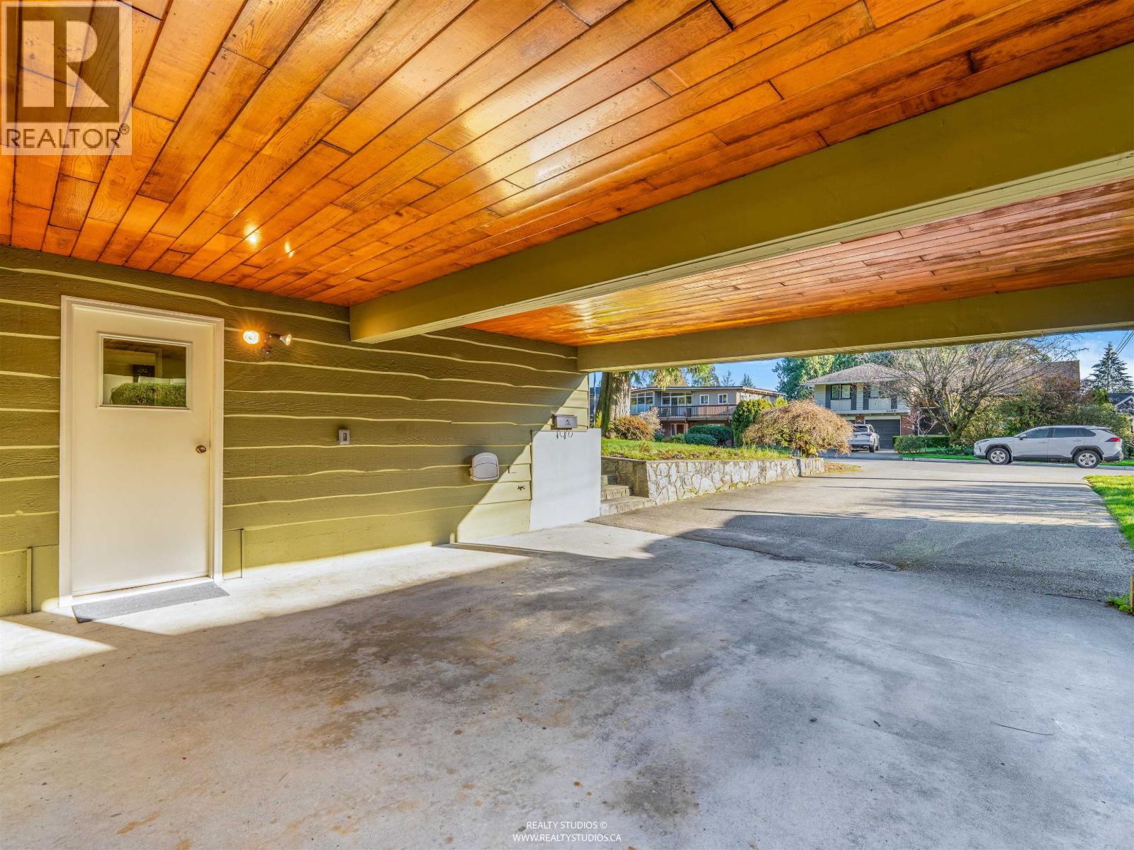 1110 Lodge Road, North Vancouver, British Columbia  V7R 1W8 - Photo 38 - R3130277