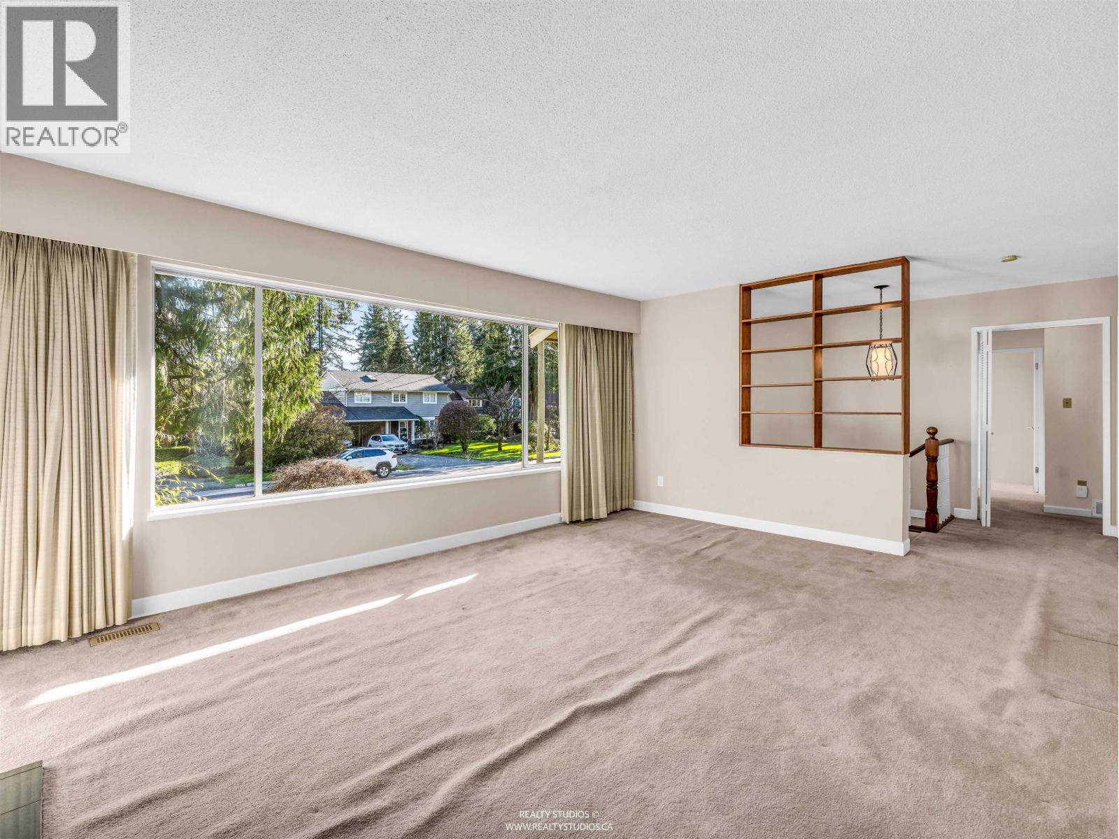1110 Lodge Road, North Vancouver, British Columbia  V7R 1W8 - Photo 6 - R3130277