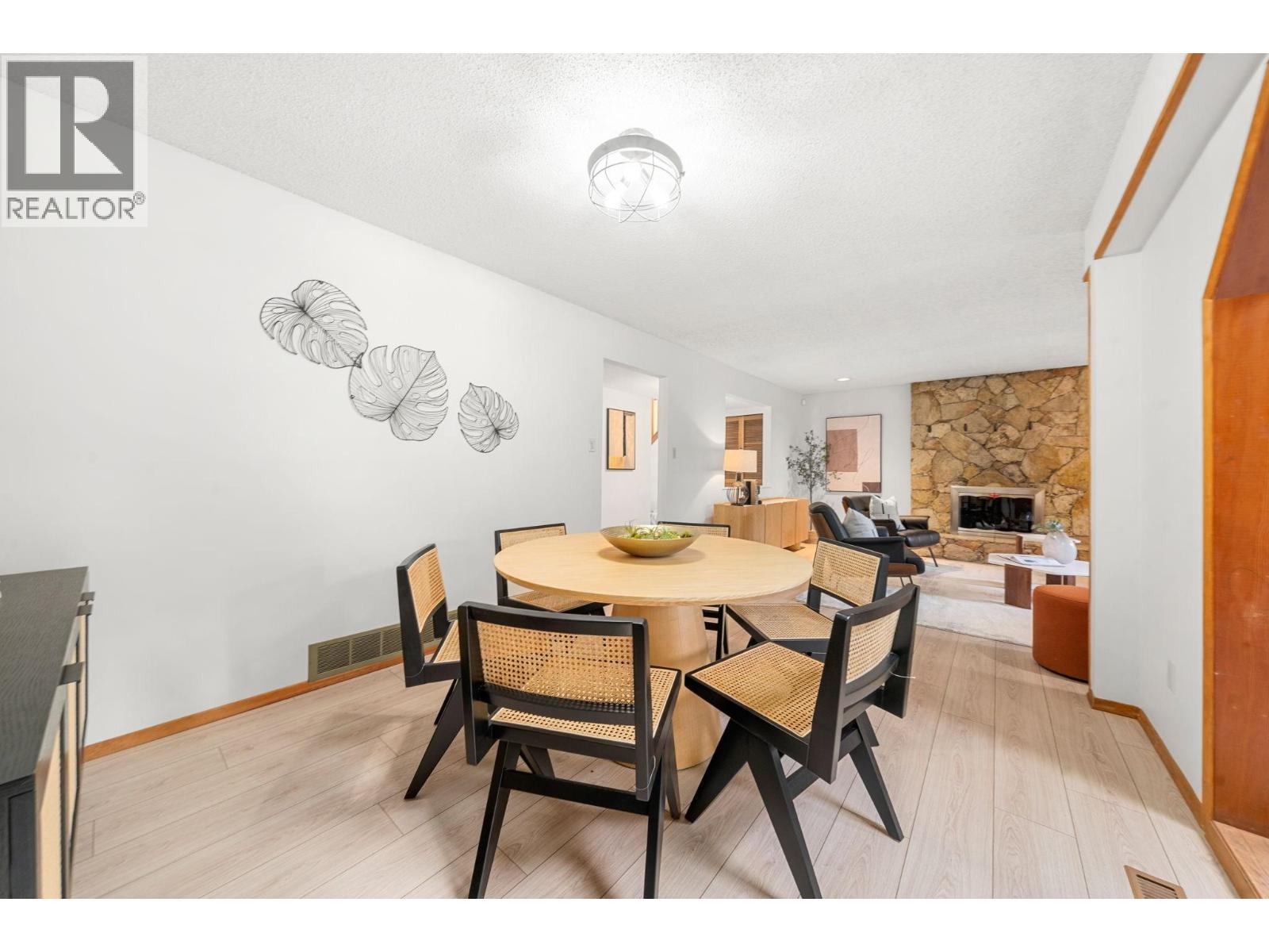 2297 Bowser Avenue, North Vancouver, British Columbia  V7P 2Z1 - Photo 11 - R3130283