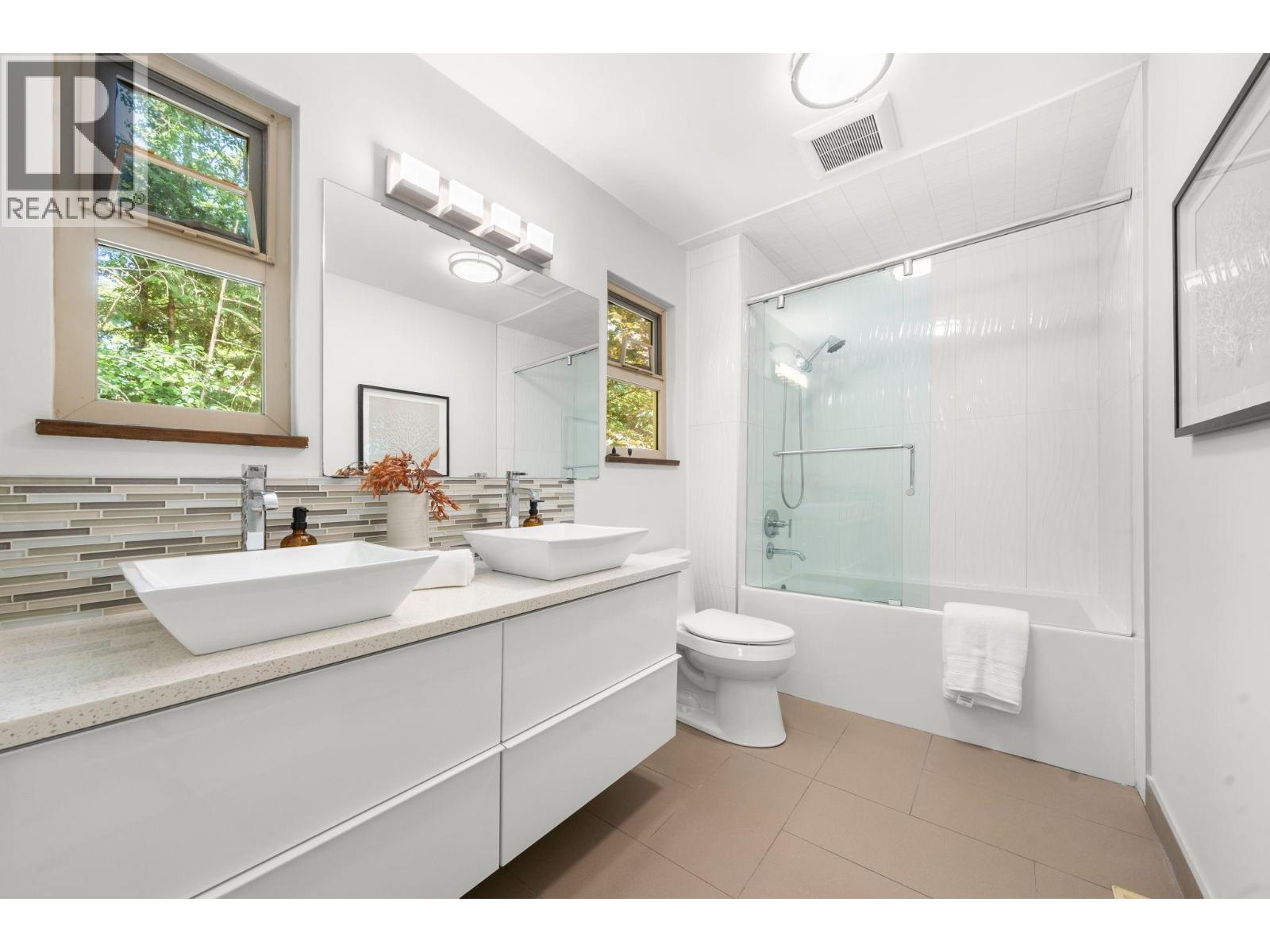 2297 Bowser Avenue, North Vancouver, British Columbia  V7P 2Z1 - Photo 28 - R3130283