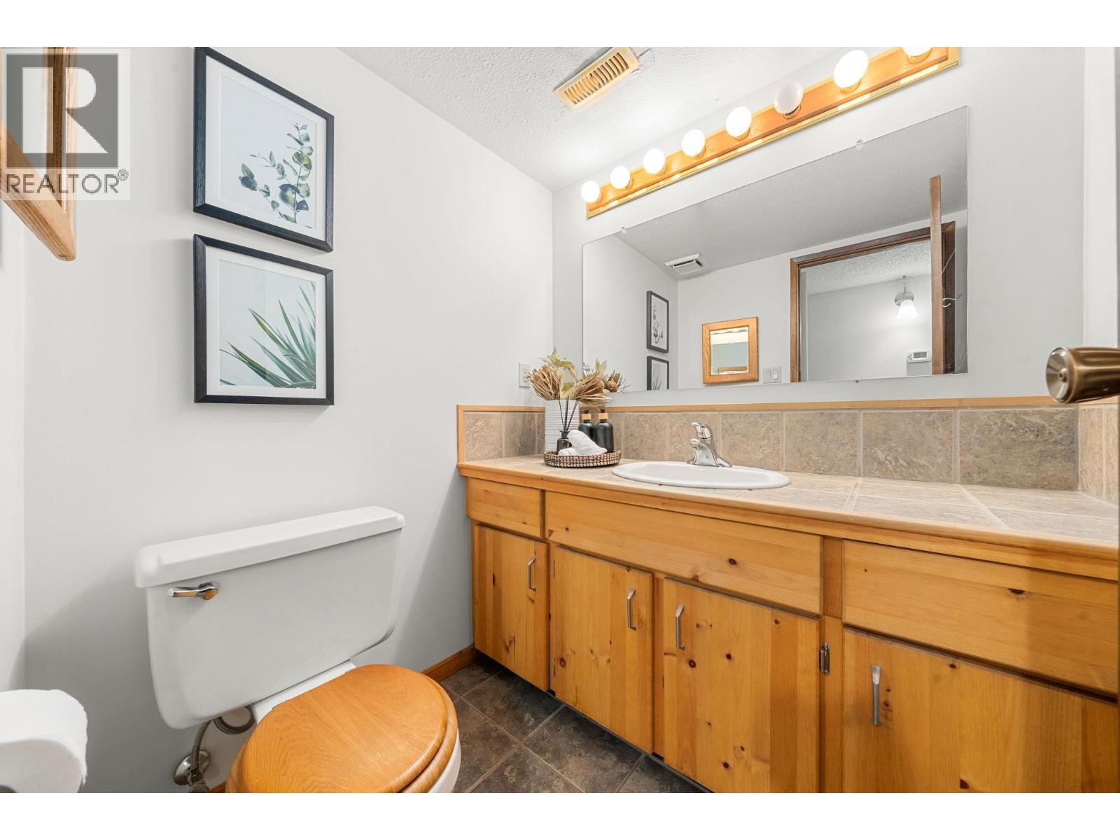 2297 Bowser Avenue, North Vancouver, British Columbia  V7P 2Z1 - Photo 36 - R3130283