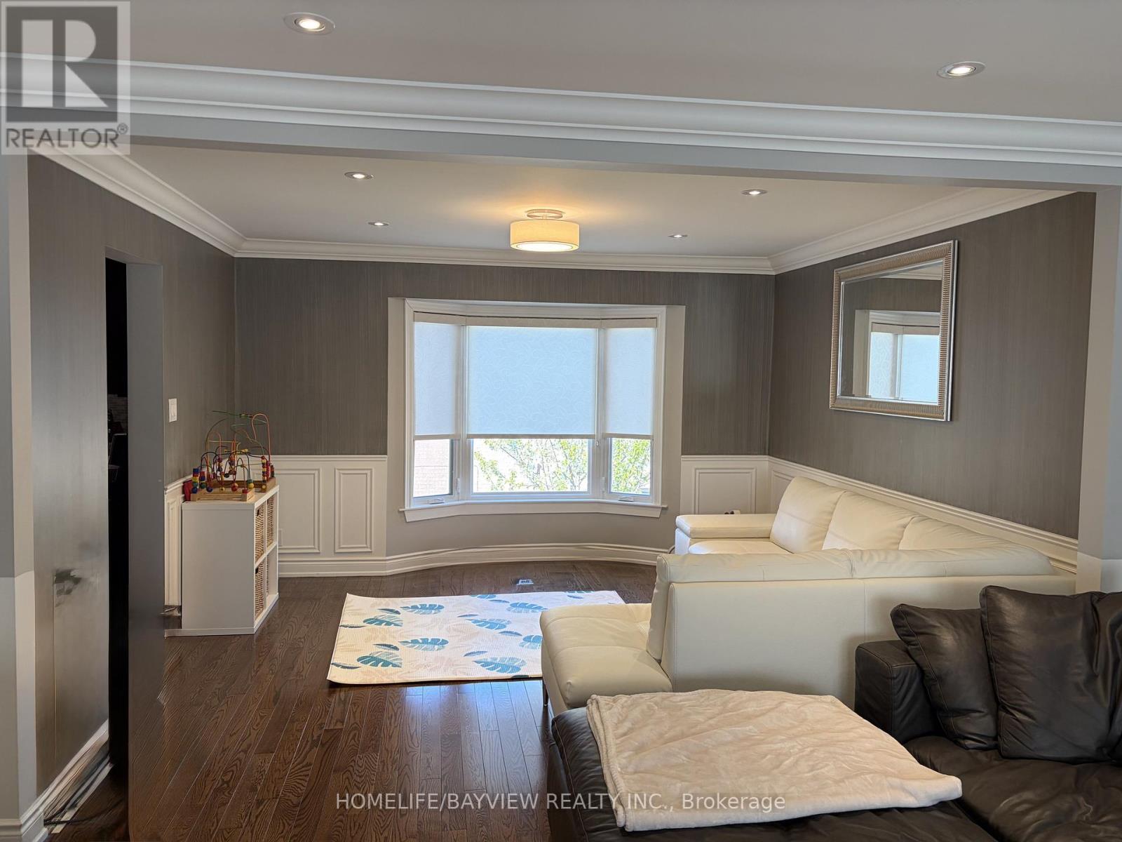 3 Tower Court, Bradford West Gwillimbury (Bradford), Ontario  L3Z 2V2 - Photo 5 - N13223422