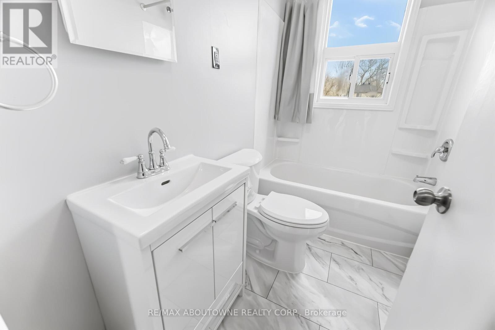 5 - 1047 Churchill Avenue E, Oakville, Ontario  L6H 2A7 - Photo 27 - W13106140