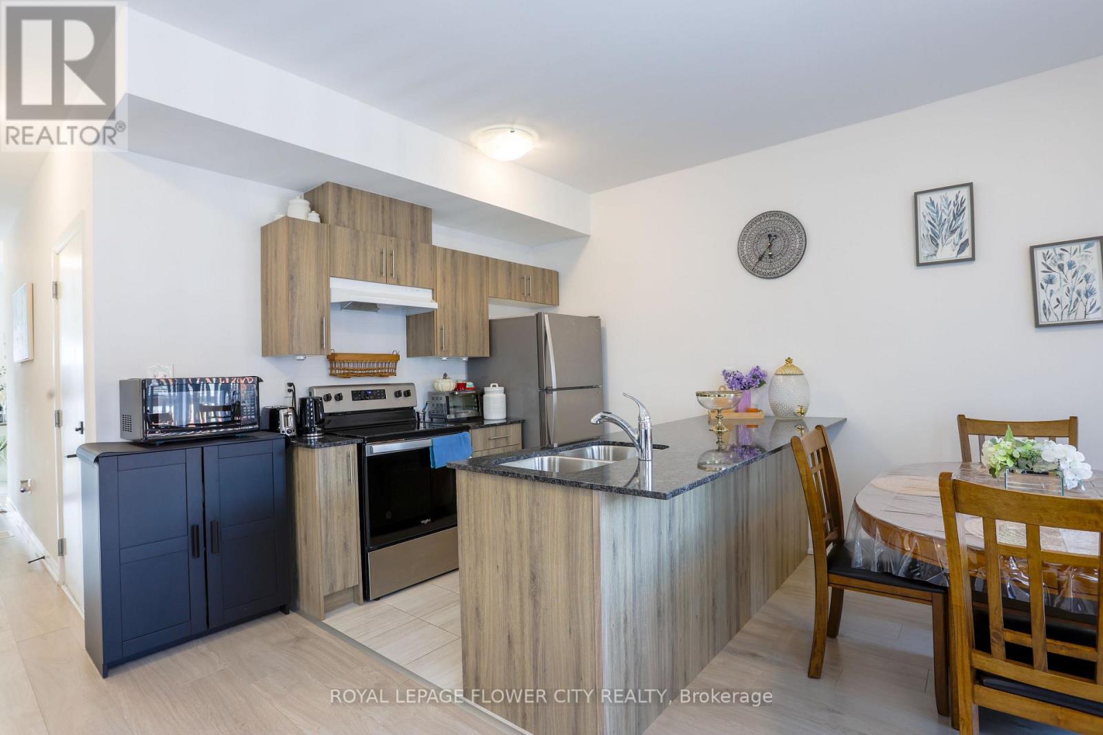 16 Fairlane Avenue, Barrie (Painswick South), Ontario  L9J 0M9 - Photo 11 - S13223436