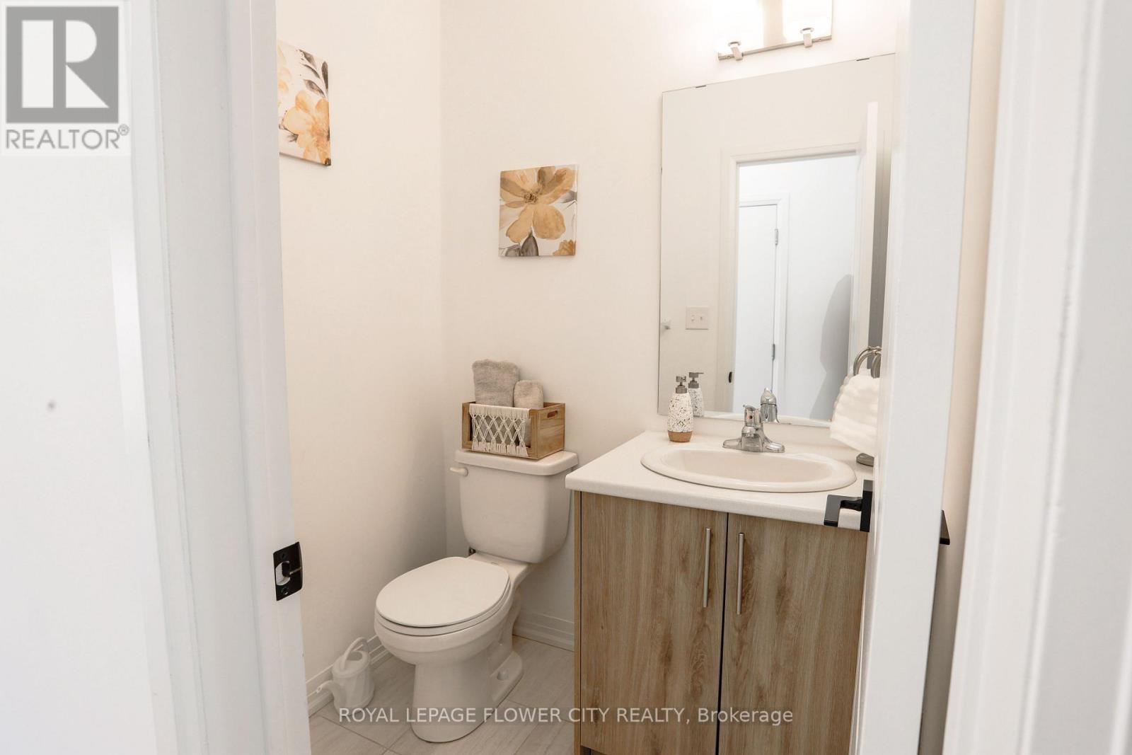 16 Fairlane Avenue, Barrie (Painswick South), Ontario  L9J 0M9 - Photo 12 - S13223436
