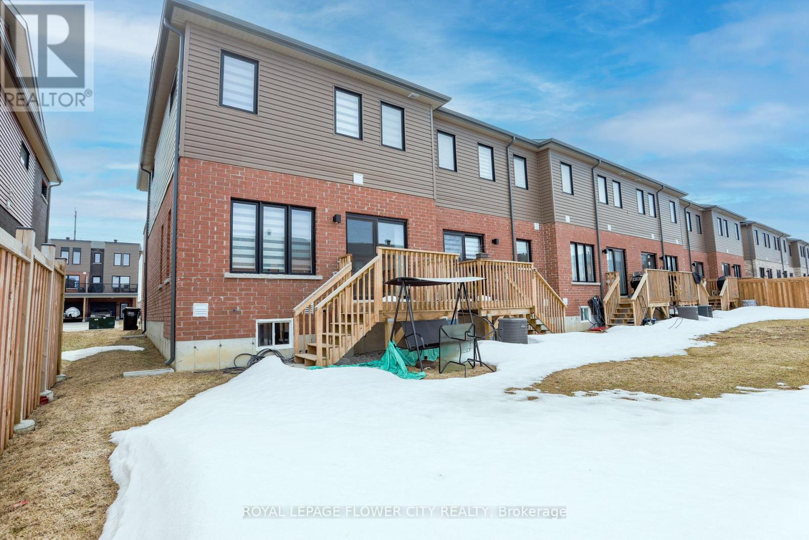 16 Fairlane Avenue, Barrie (Painswick South), Ontario  L9J 0M9 - Photo 22 - S13223436