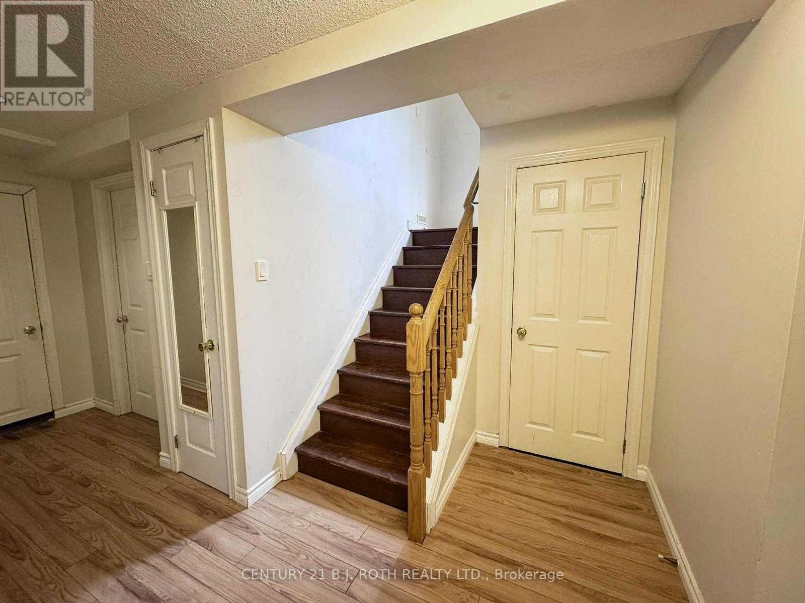 Lower - 22 Mapleton Avenue, Barrie, Ontario  L4N 7M2 - Photo 4 - S13223598