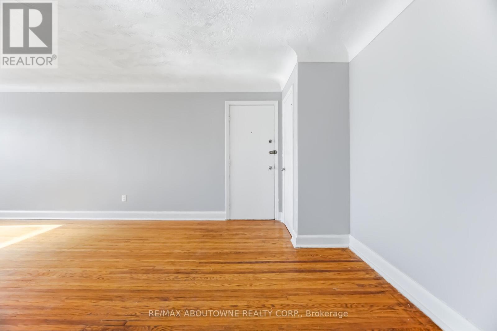 5 - 1047 Churchill Avenue E, Oakville, Ontario  L6H 2A7 - Photo 7 - W13106140