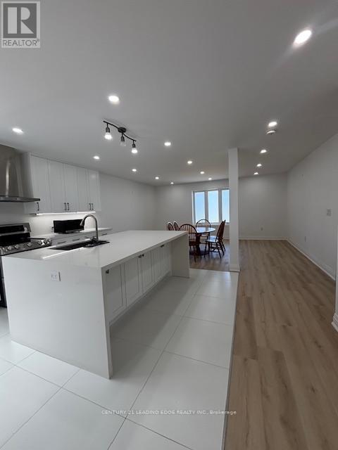 Main - 3 Kennebec Crescent, Toronto, Ontario  M9W 2R6 - Photo 6 - W13223424