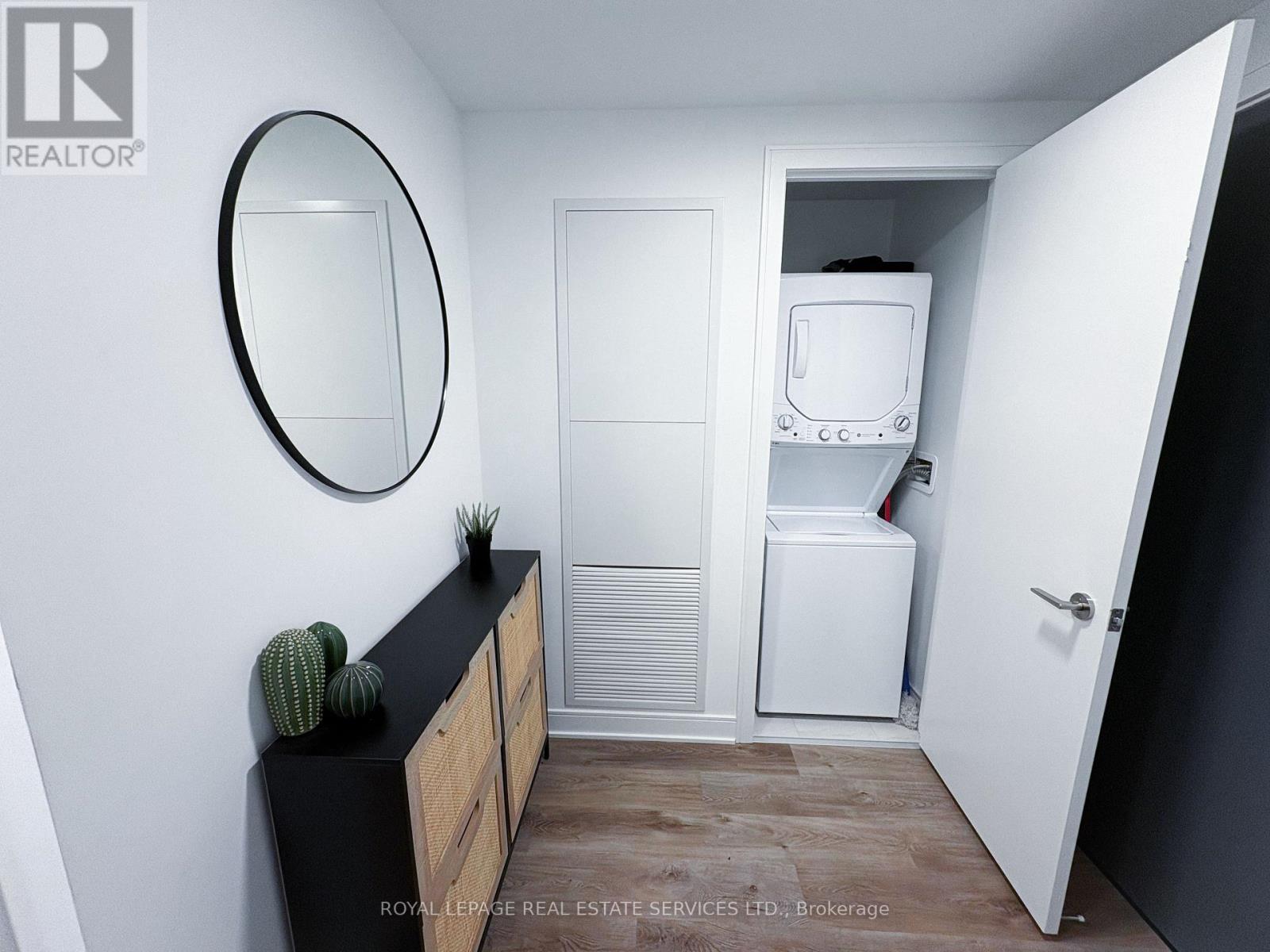 1312 - 86 Dundas Street E, Mississauga, Ontario  L5A 1W4 - Photo 6 - W13223484