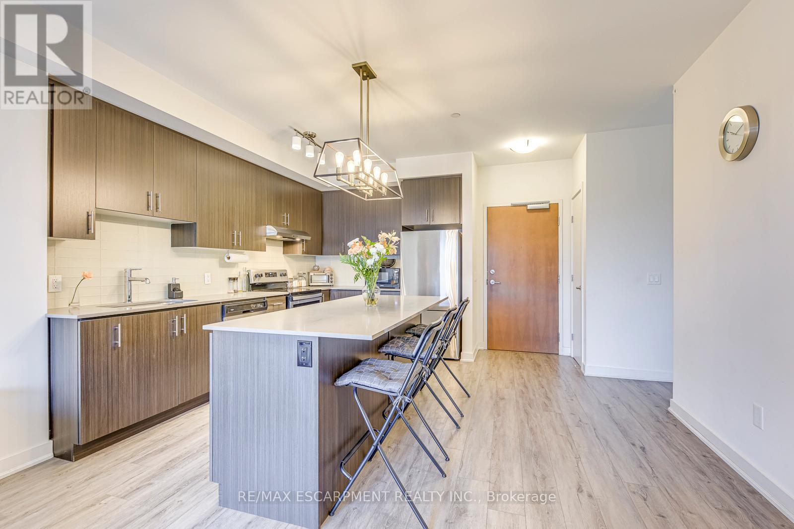 303 - 320 Plains Road E, Burlington, Ontario  L7T 0C1 - Photo 10 - W13223612