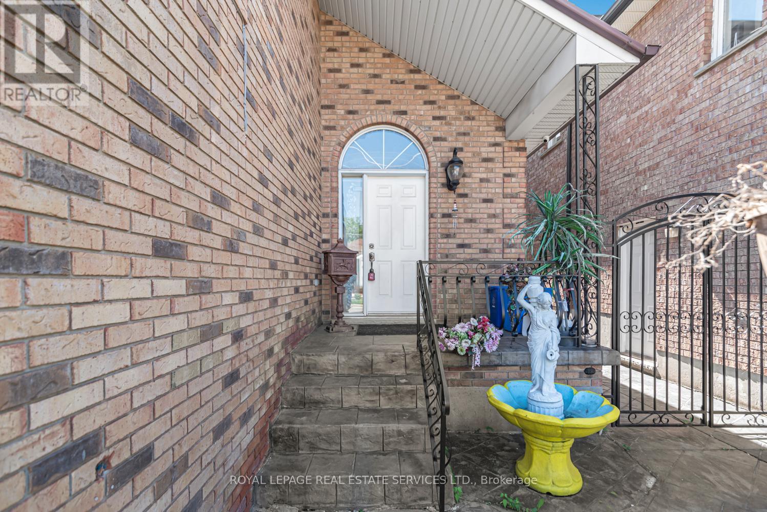 206 Bay Street N, Hamilton, Ontario  L8R 2P9 - Photo 2 - X13223510
