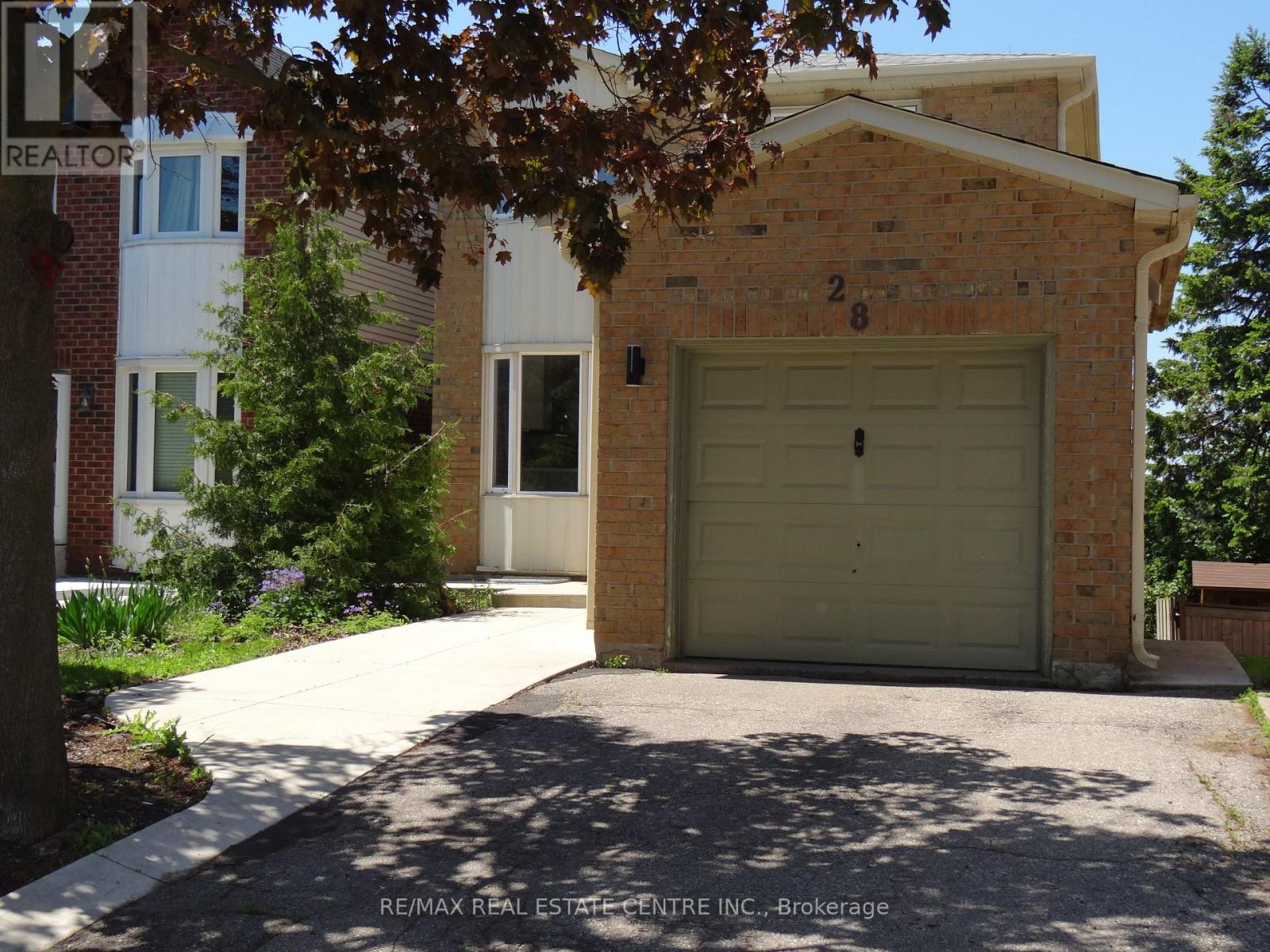 28 Rawling Crescent W, Brampton, Ontario  L6Z 1N8 - Photo 3 - W13223288
