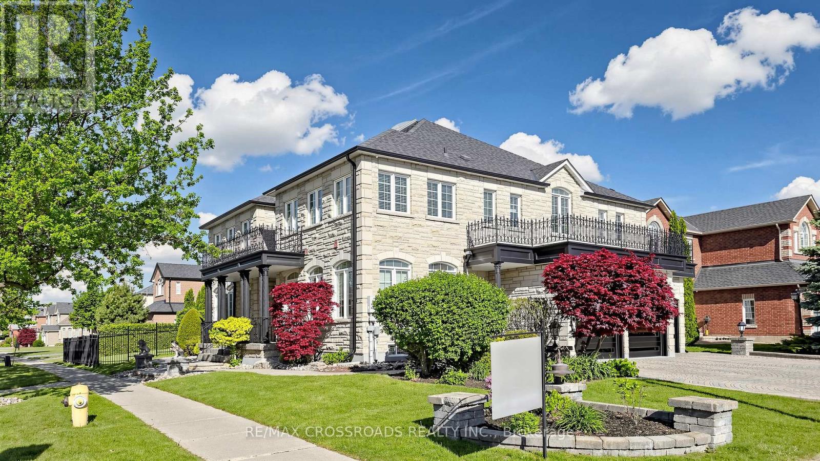 2 Mumberson Court, Markham, Ontario  L6C 1Y4 - Photo 4 - N13205674