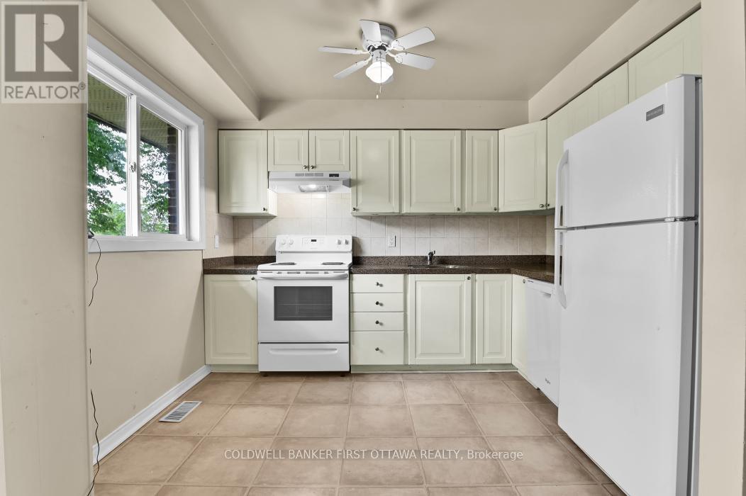86f Seyton Drive, Ottawa, Ontario  K2H 8W5 - Photo 6 - X13223938