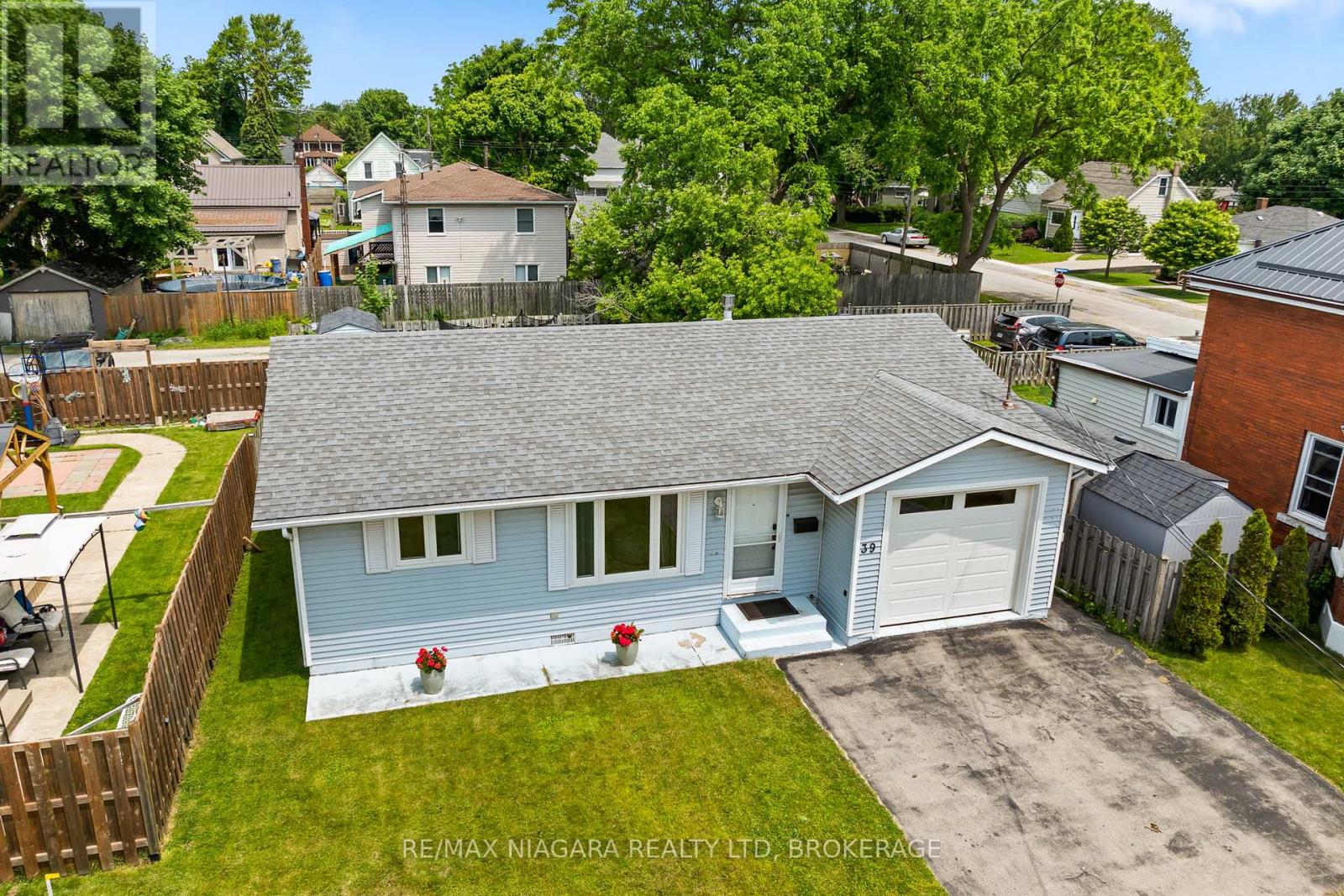 39 PINE STREET, Port Colborne, Ontario