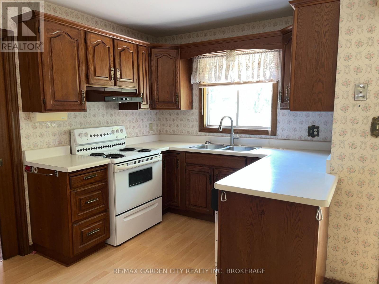 86 Sawmill Road, St. Catharines, Ontario  L2S 3K5 - Photo 4 - X13223828