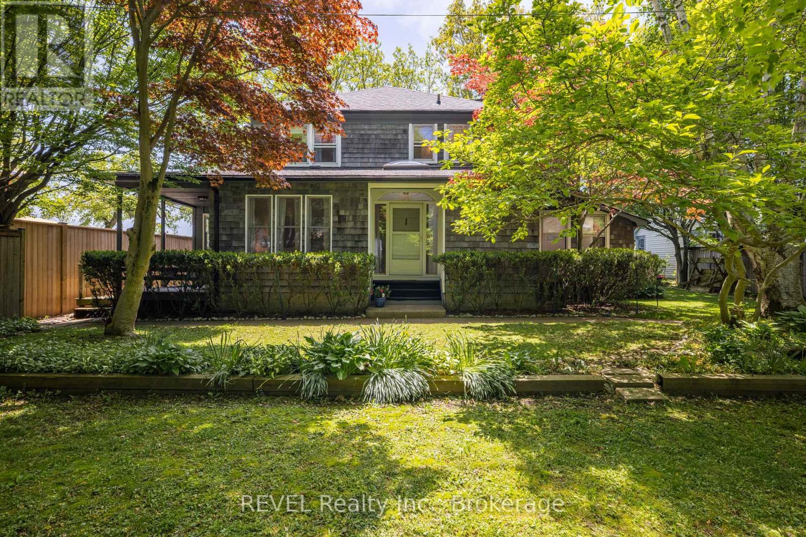 2133 Macdonald Drive, Fort Erie, Ontario  L2A 5M4 - Photo 1 - X13223926
