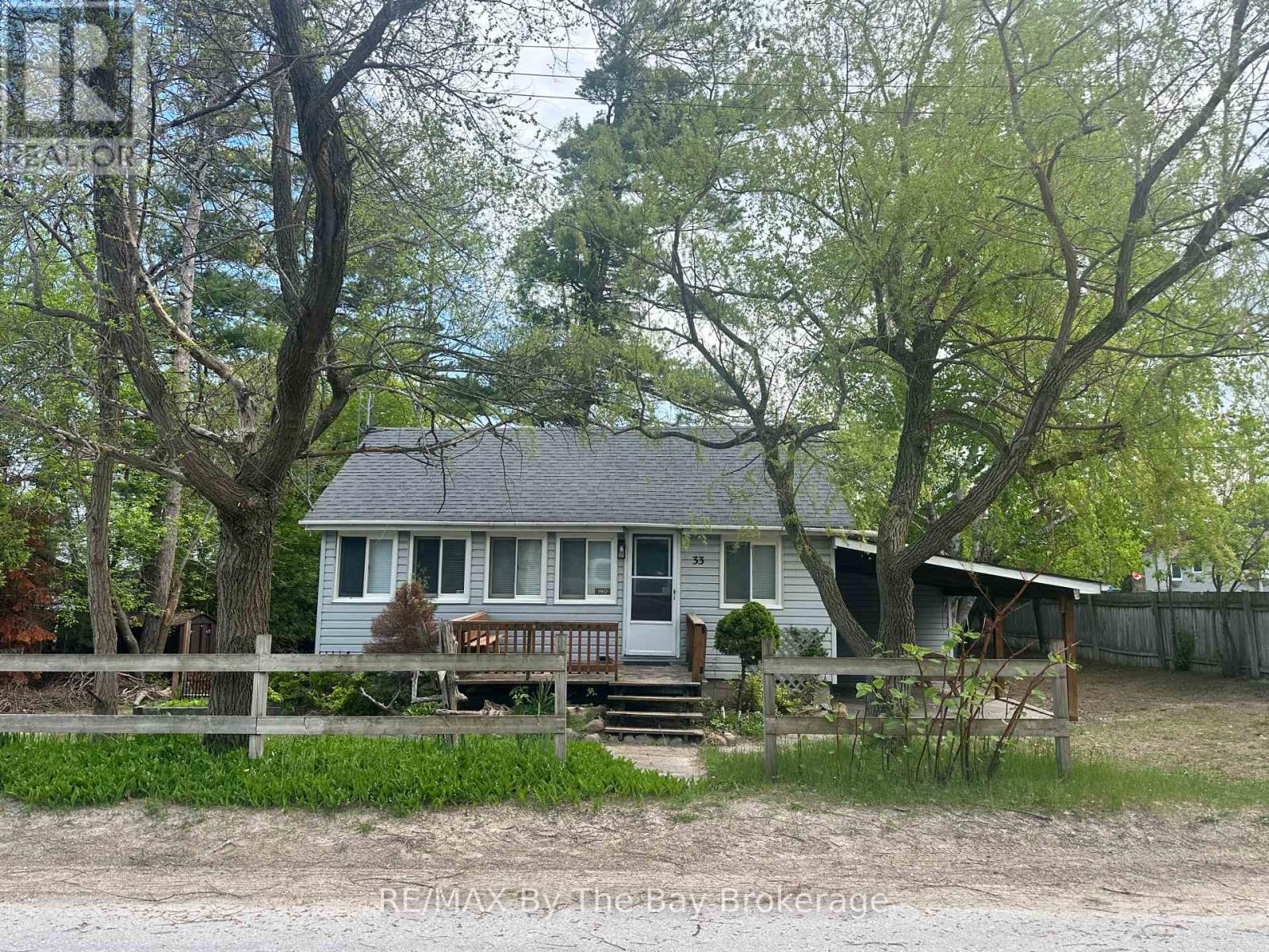 33 17th Street N, Wasaga Beach, Ontario L9Z 2J1 - Photo 1 - S13223860