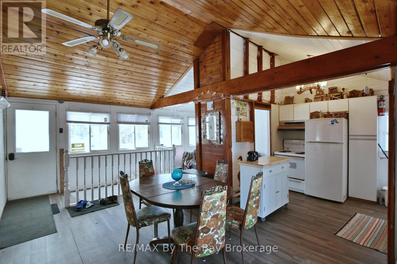 33 17th Street N, Wasaga Beach, Ontario L9Z 2J1 - Photo 4 - S13223860