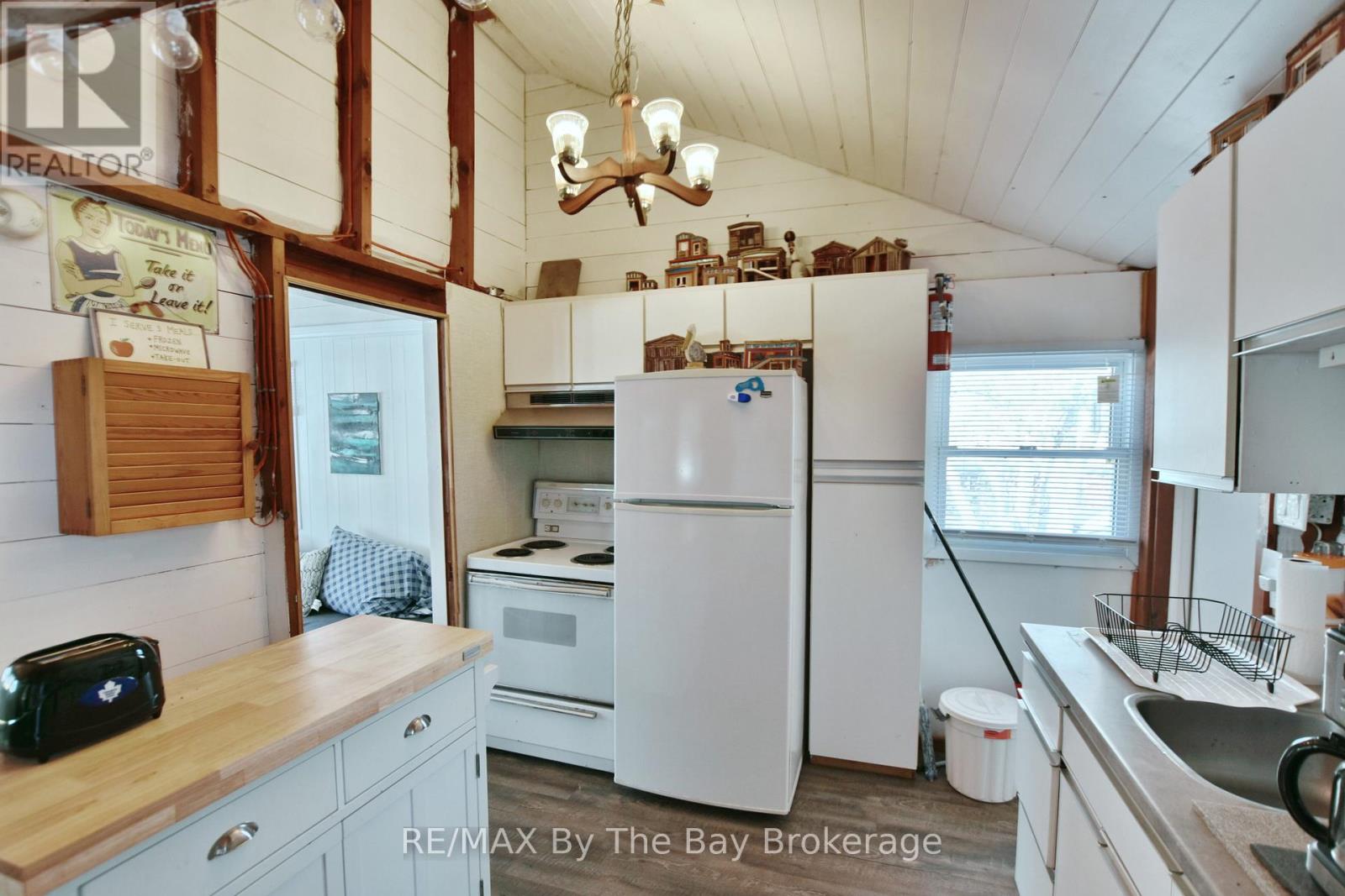 33 17th Street N, Wasaga Beach, Ontario L9Z 2J1 - Photo 9 - S13223860