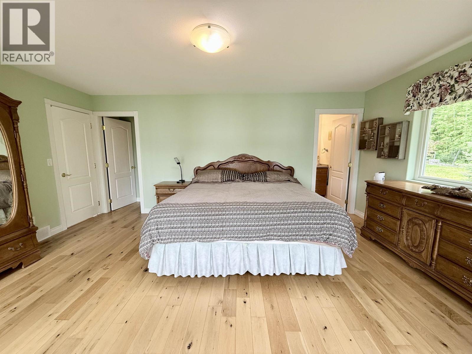 5798 Timothy Lake Road, Lac La Hache, British Columbia  V0K 1T0 - Photo 17 - R3130005