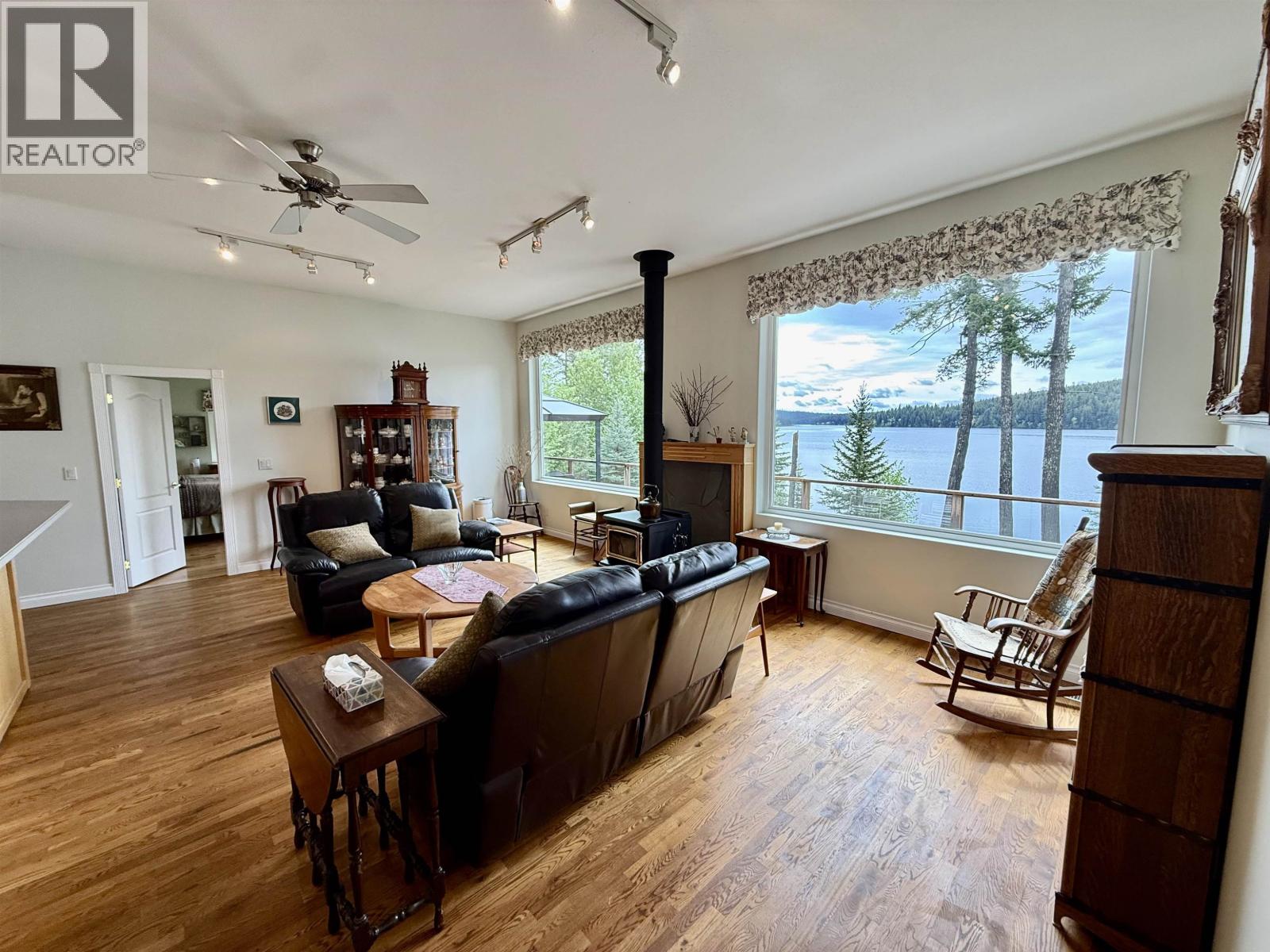 5798 Timothy Lake Road, Lac La Hache, British Columbia  V0K 1T0 - Photo 10 - R3130005