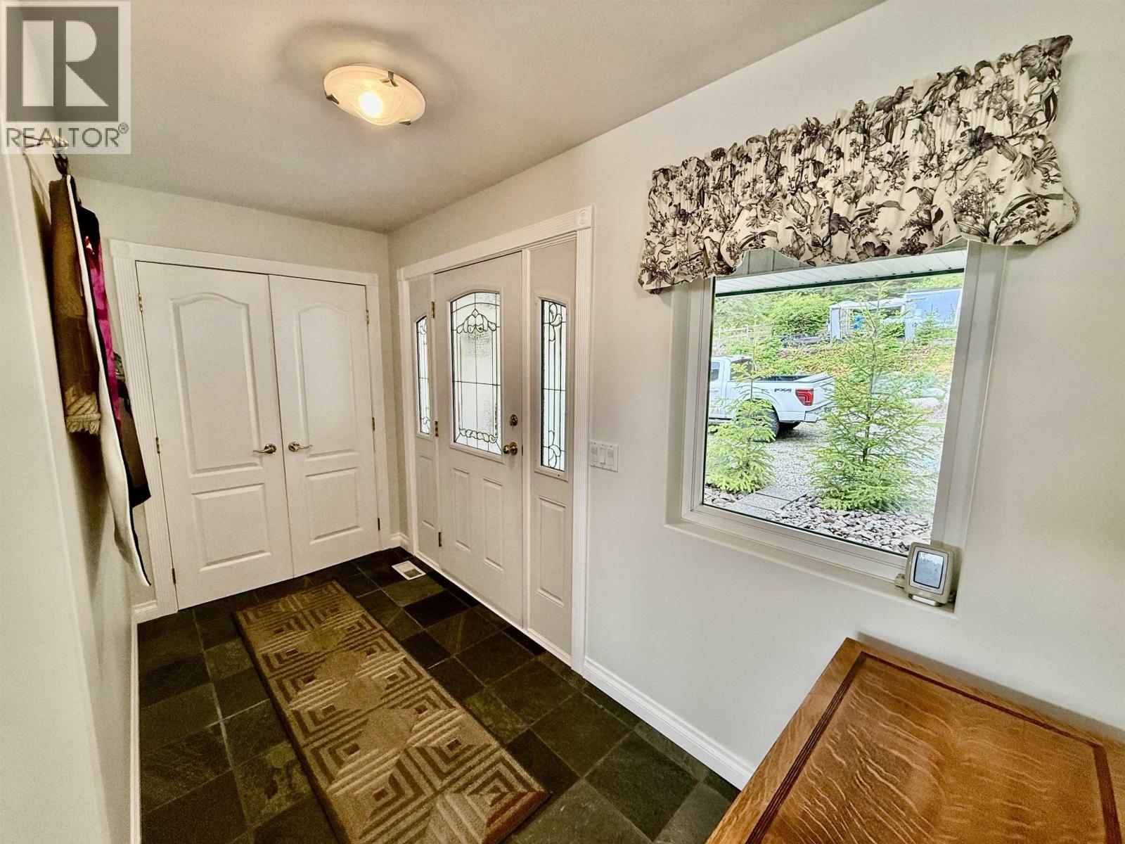 5798 Timothy Lake Road, Lac La Hache, British Columbia  V0K 1T0 - Photo 6 - R3130005