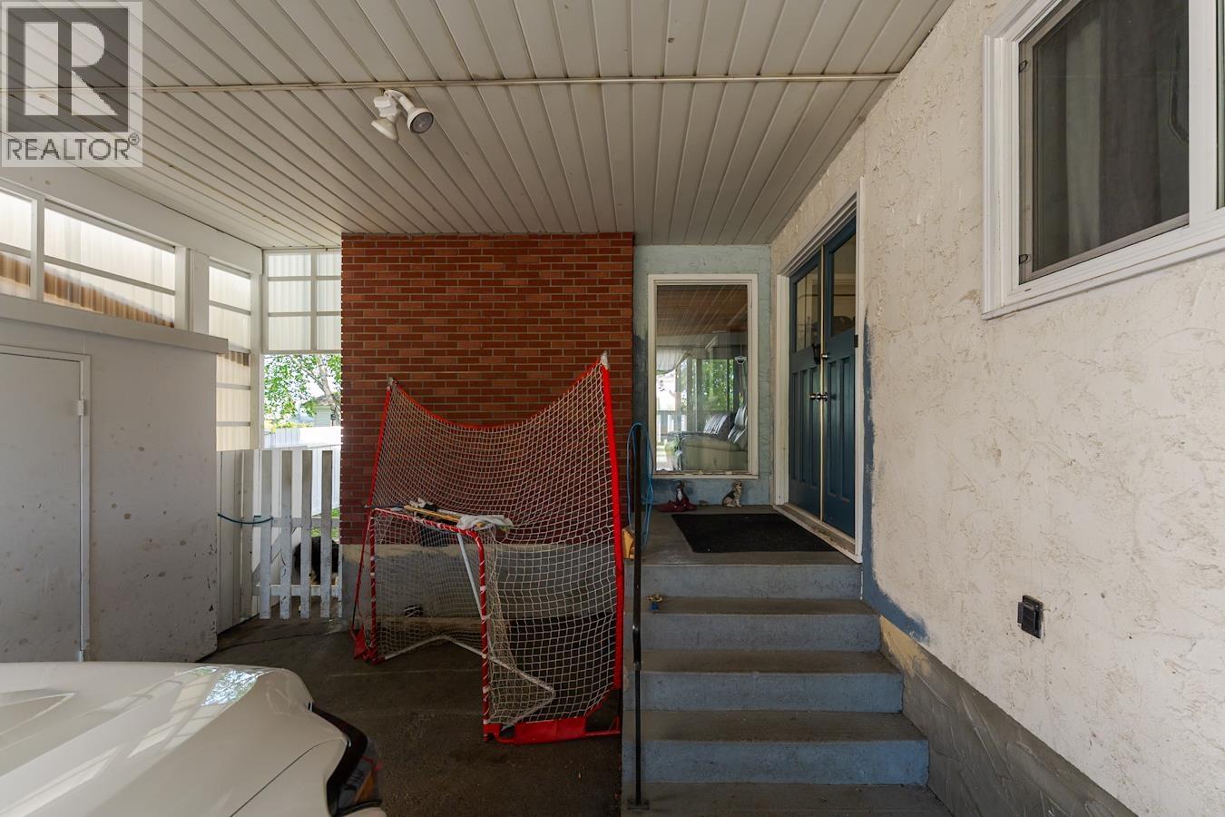 1086 Limestone Crescent, Prince George, British Columbia  V2M 4Z2 - Photo 2 - R3130230