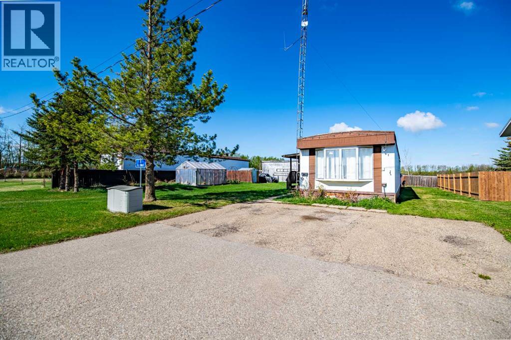 8 52 Street, Bluffton, Alberta  T0C 0M0 - Photo 1 - A2315314