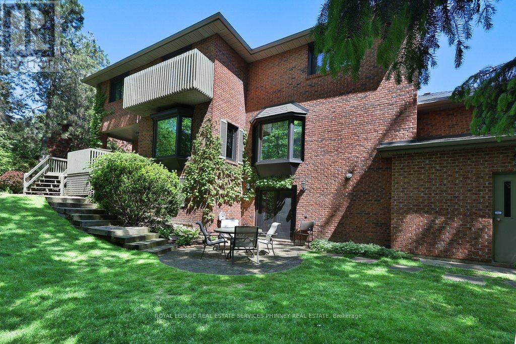 1048 Veroli Court, Mississauga, Ontario  L5H 4B9 - Photo 43 - W12983872