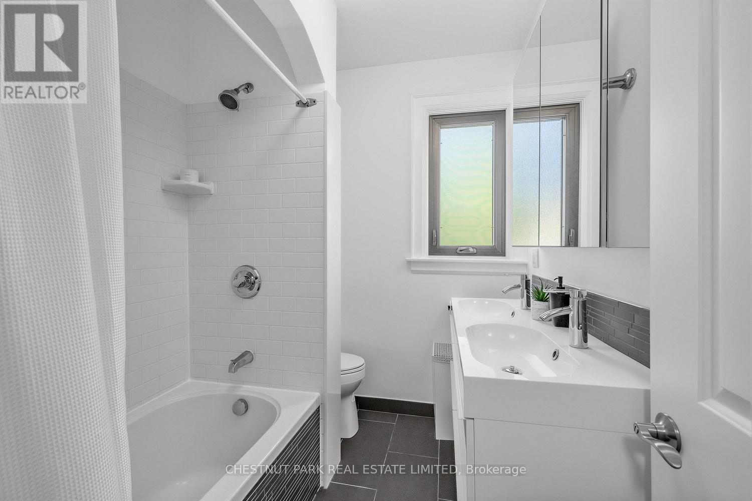 29 Elvina Gardens, Toronto, Ontario  M4P 1X7 - Photo 17 - C13223674