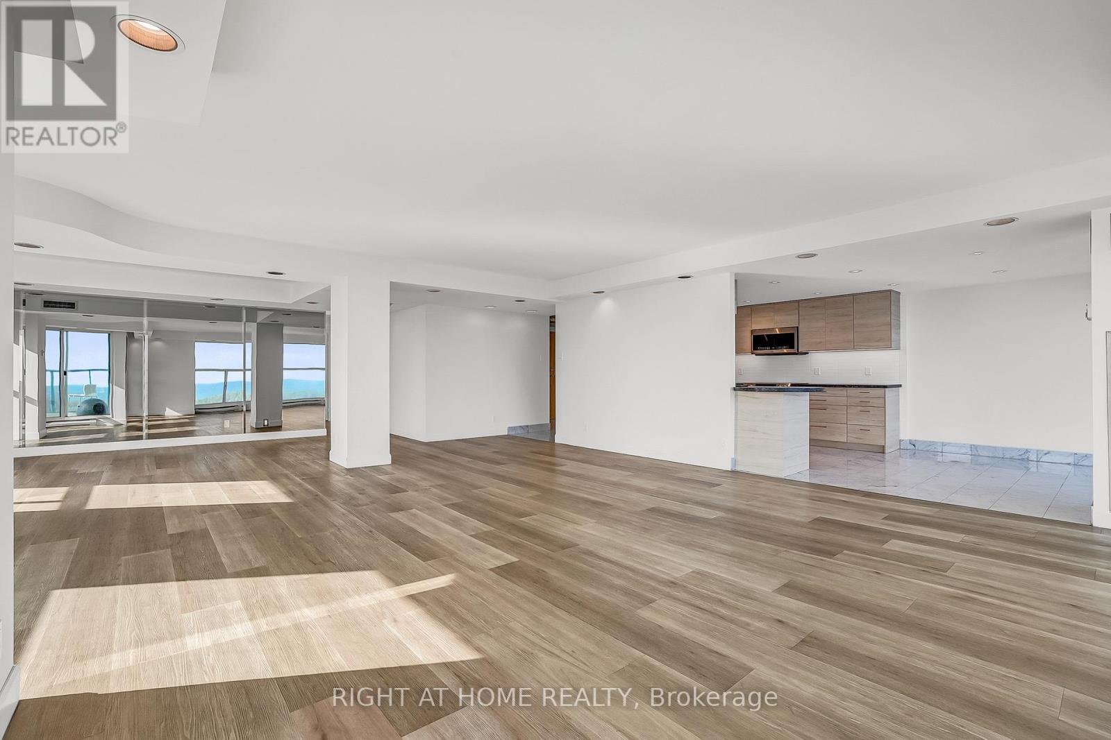 3008 - 99 Harbour Square, Toronto, Ontario  M5J 2H2 - Photo 16 - C13223720