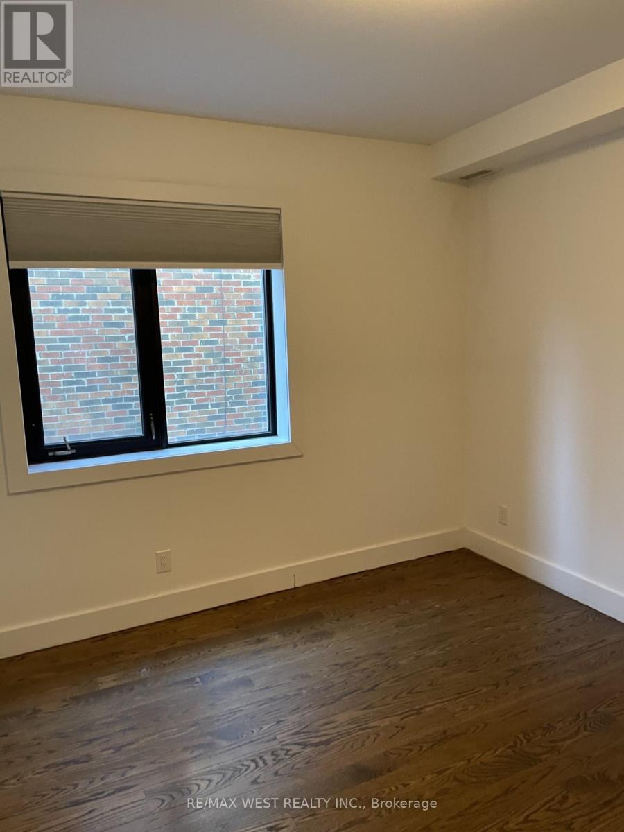Main - 111 Lippincott Street, Toronto, Ontario  M5S 2P2 - Photo 14 - C13223798