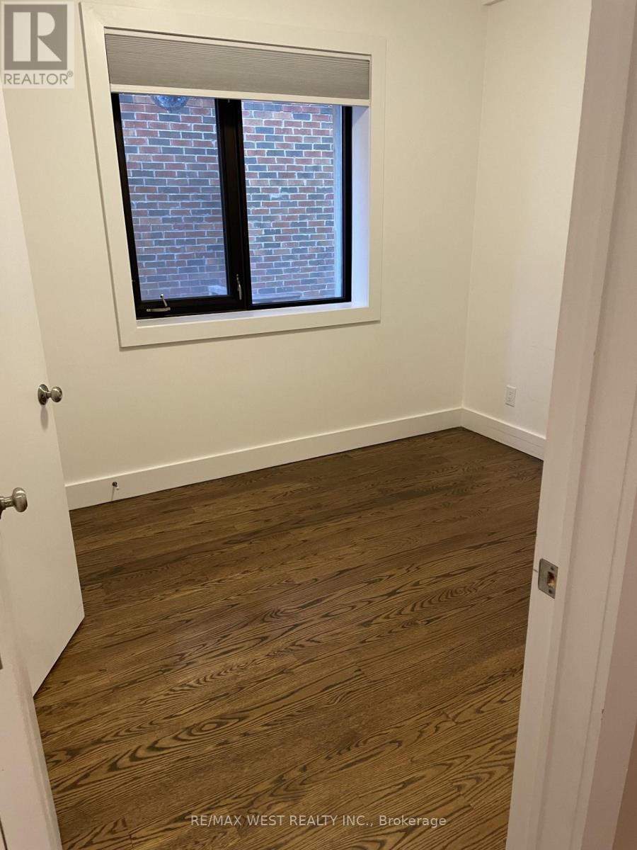 Main - 111 Lippincott Street, Toronto, Ontario  M5S 2P2 - Photo 16 - C13223798