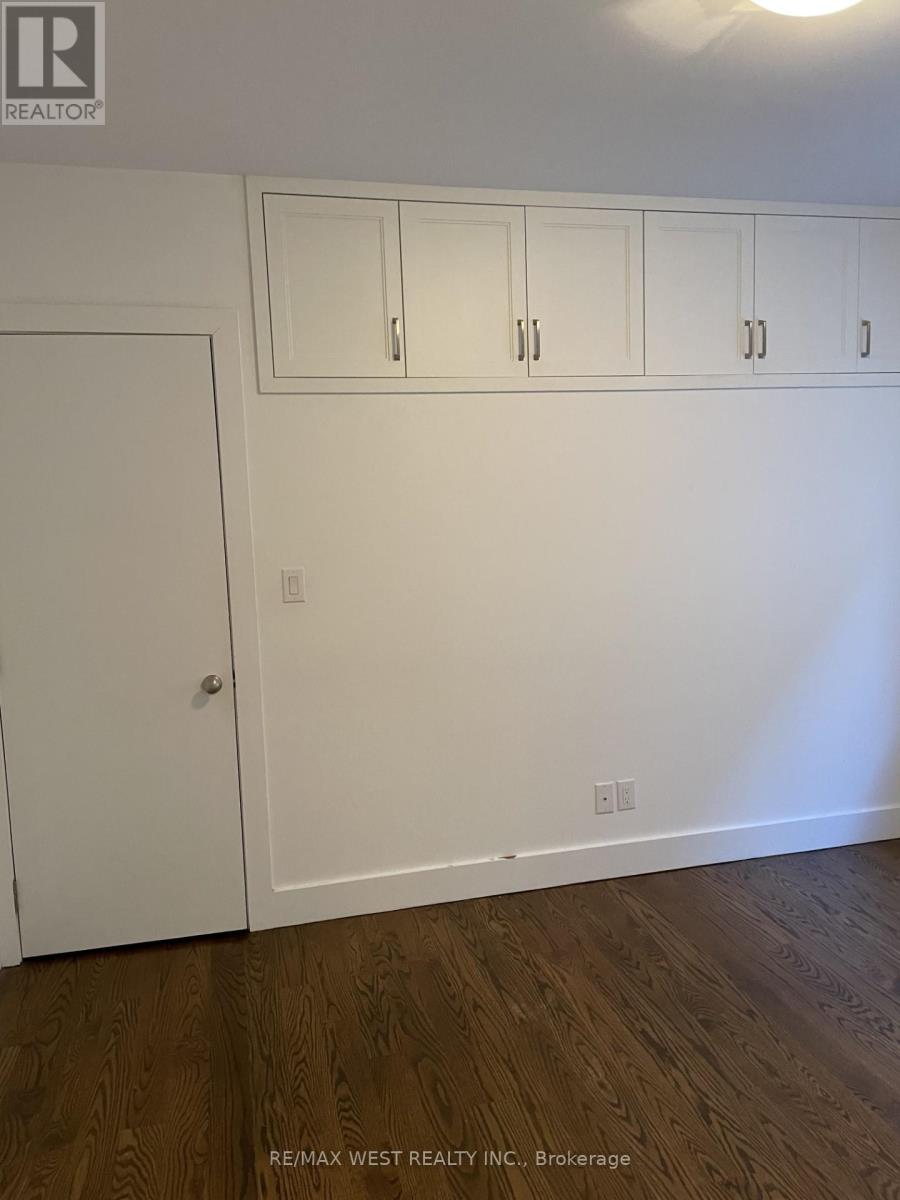 Main - 111 Lippincott Street, Toronto, Ontario  M5S 2P2 - Photo 18 - C13223798