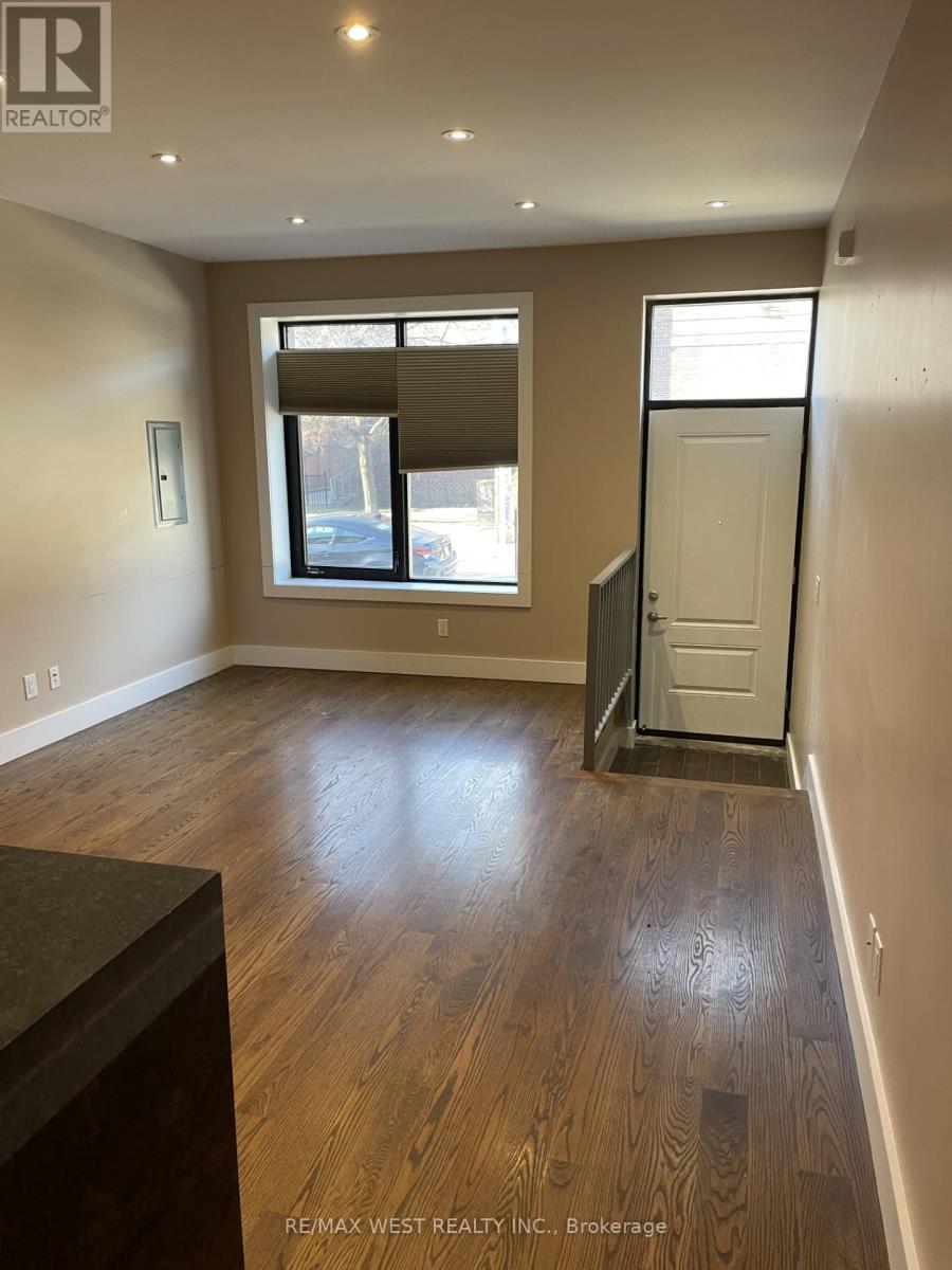Main - 111 Lippincott Street, Toronto, Ontario  M5S 2P2 - Photo 5 - C13223798