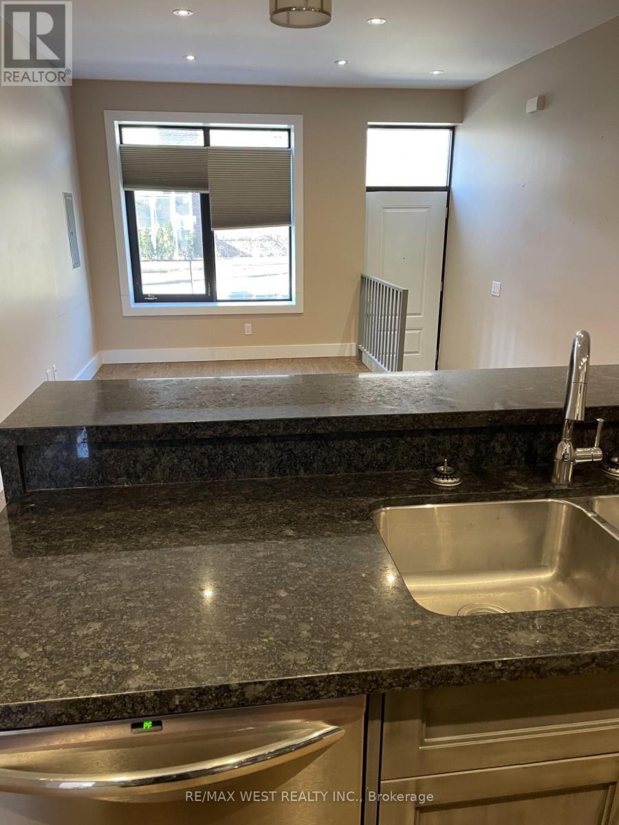 Main - 111 Lippincott Street, Toronto, Ontario  M5S 2P2 - Photo 6 - C13223798