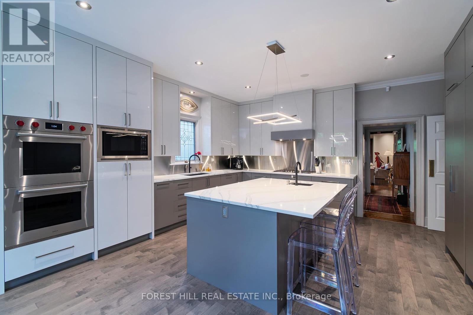 12 Shorncliffe Avenue, Toronto, Ontario  M4V 1T1 - Photo 16 - C13223826