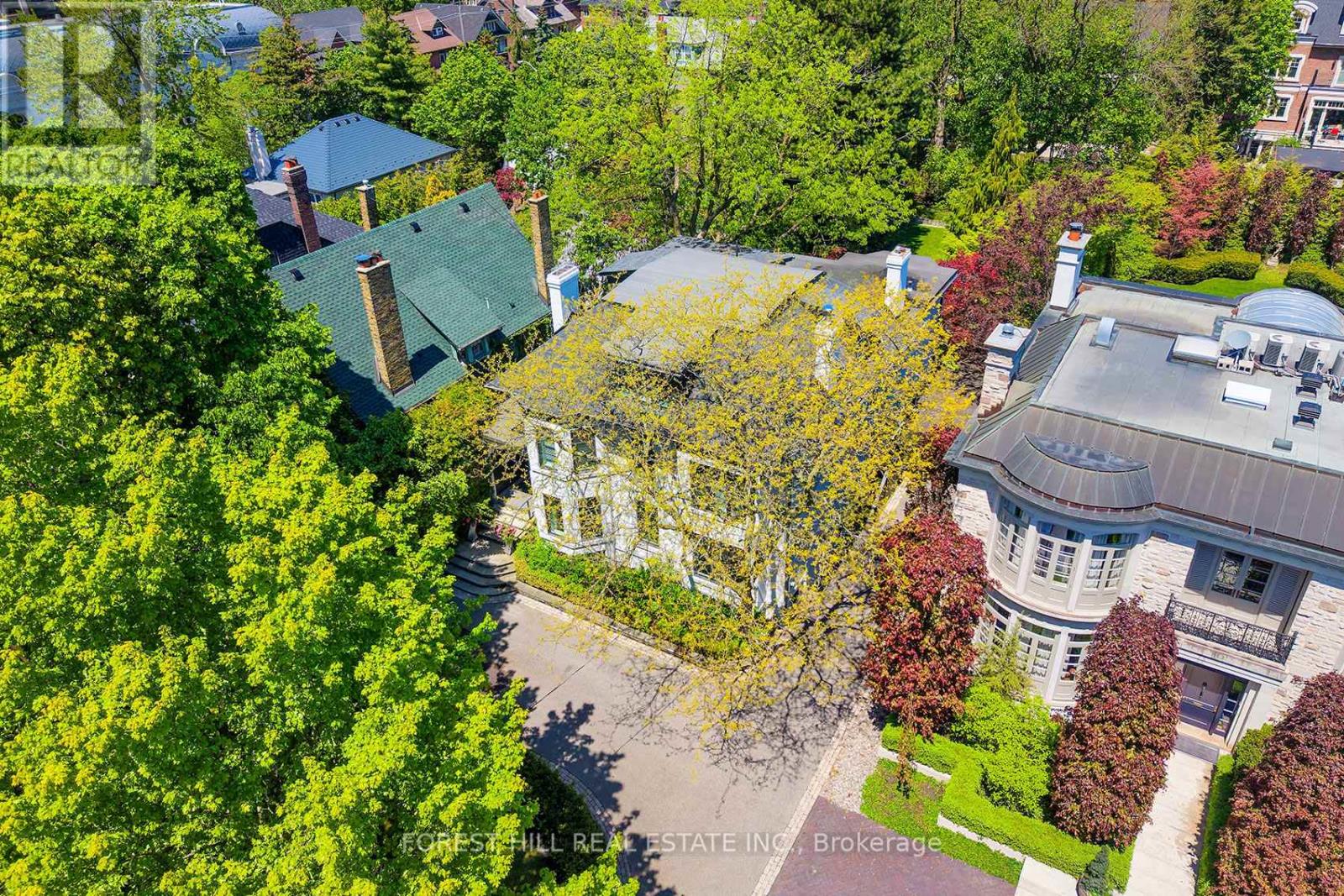 12 Shorncliffe Avenue, Toronto, Ontario  M4V 1T1 - Photo 2 - C13223826