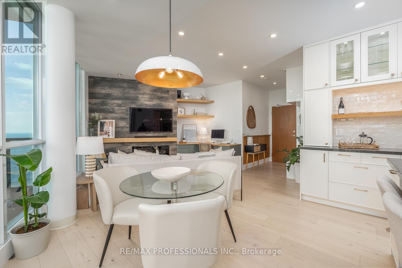 3804 - 219 Fort York Boulevard, Toronto, Ontario  M5V 1B1 - Photo 10 - C13223972
