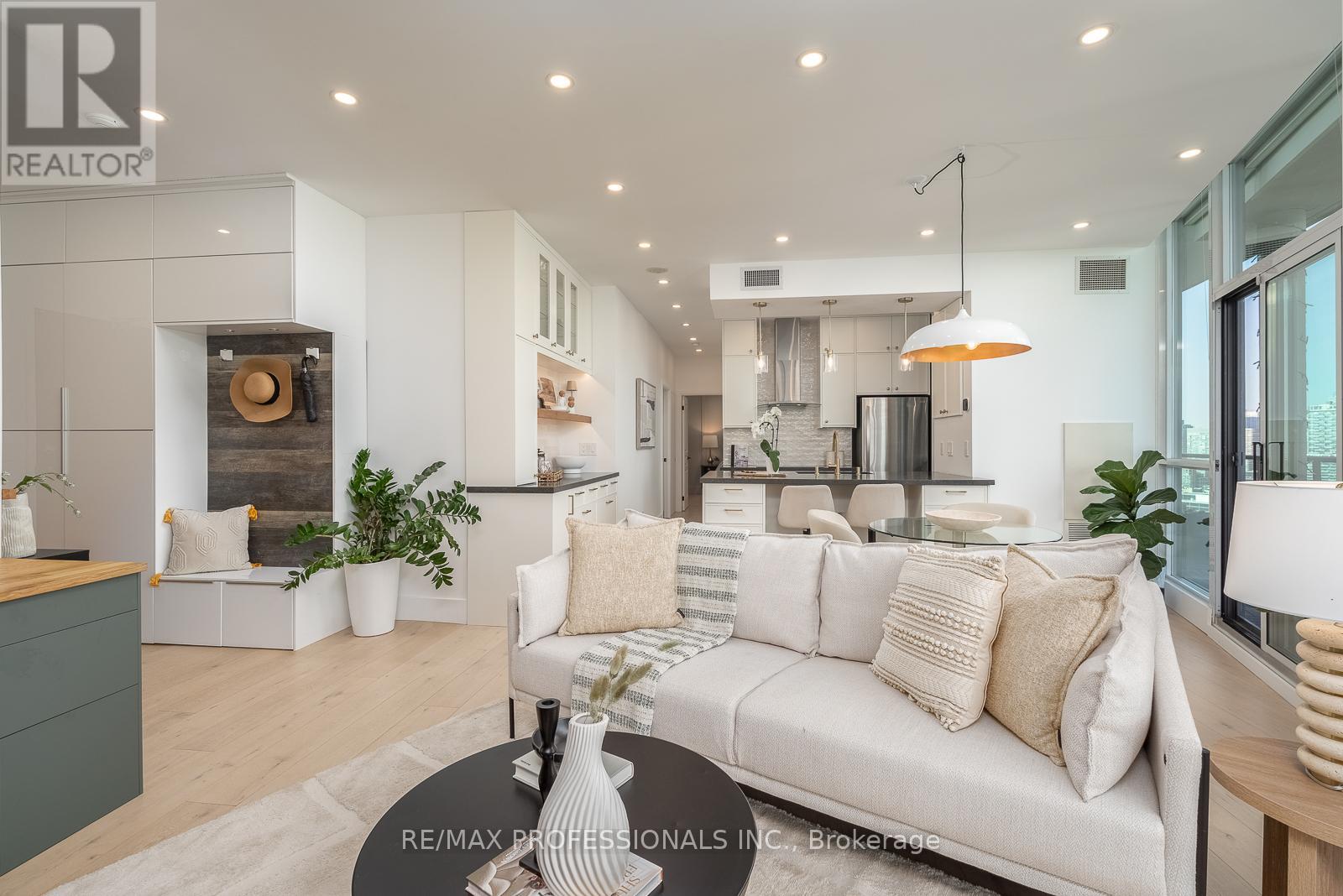 3804 - 219 Fort York Boulevard, Toronto, Ontario  M5V 1B1 - Photo 3 - C13223972