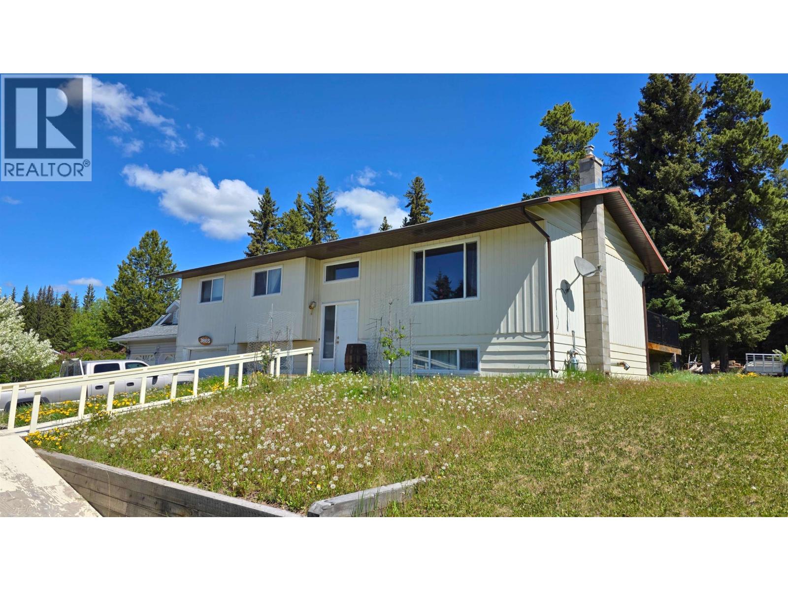 3865 Omineca Crescent, Houston, British Columbia  V0J 1Z2 - Photo 1 - R3130208