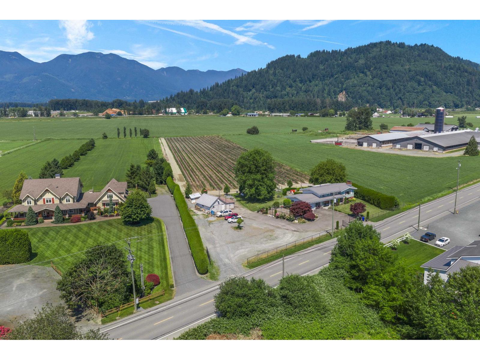 42505 Yale Road, Greendale, Sardis - Greendale, British Columbia  V2R 4J4 - Photo 2 - R3129695