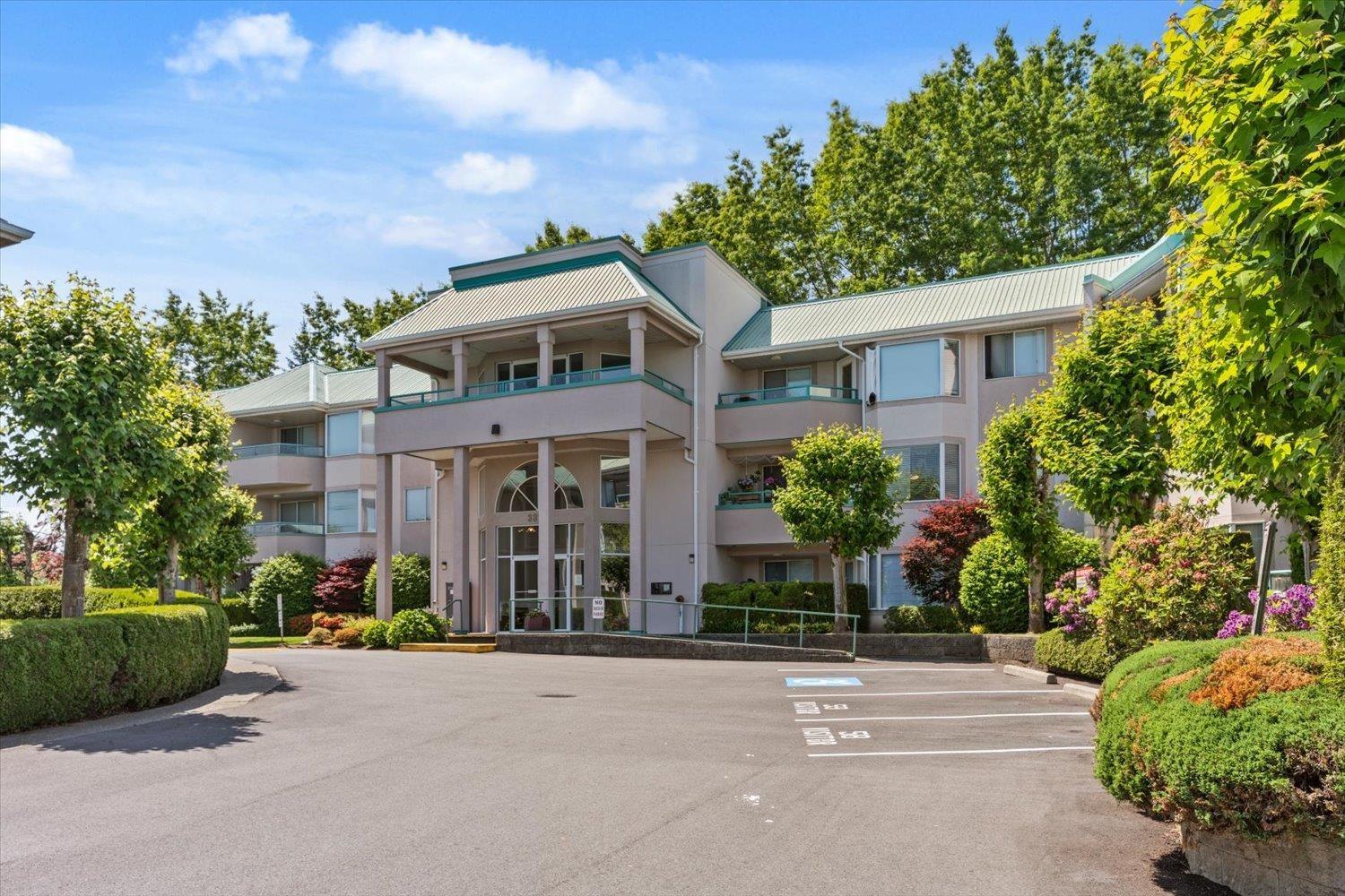 206 33165 Old Yale Road, Abbotsford, British Columbia  V2S 2J4 - Photo 1 - R3130278