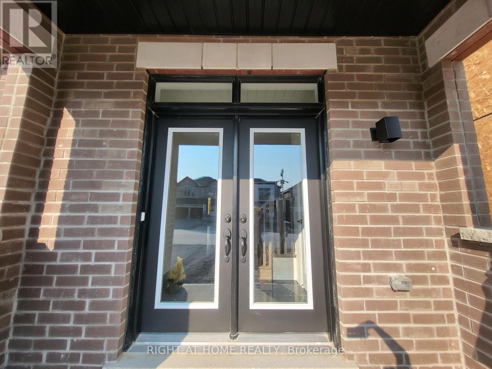 2117 Coppermine ( Upper) Street, Oshawa, Ontario  L1H 9L7 - Photo 2 - E13223864